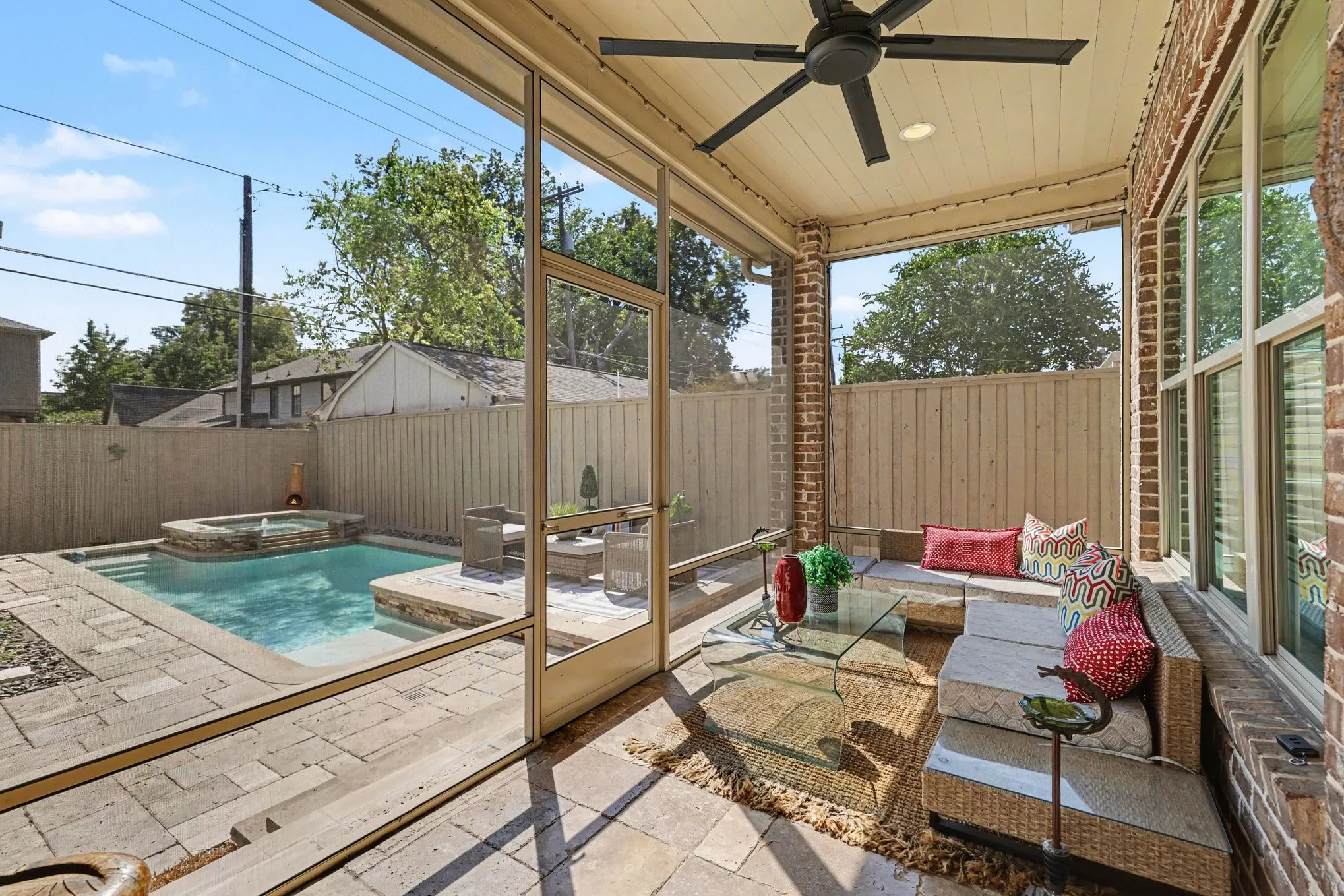 Single Family Residence For Sale in Dallas County , 5542 Monticello Avenue, Dallas, Texas 75206, 4 Bedroom, 6 Bathroom, 2 Garage spaces, 3,386 Sqft, built in 2006, mls#21393950, Real Estate Agent in Dallas, Homes For Sale in Dallas county, Homes For Sale in Dallas, Realtor in Dallas Texas, Real Estate Brokerage Independent Realty Texas, Luminita Cordes Realtor