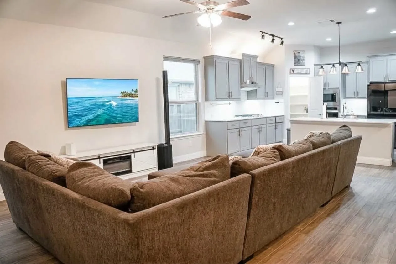 Single Family Residence For Rent in Tarrant County , 1307 Axis Deer Road, Arlington, Texas 76002, 4 Bedroom, 2 Bathroom, 3 Garage spaces, 2,274 Sqft, built in 2022, mls#21394680, Real Estate Agent in Arlington, Homes For Rent in Tarrant county, Homes For Rent in Arlington, Realtor in Arlington Texas, Real Estate Brokerage Independent Realty Texas, Luminita Cordes Realtor