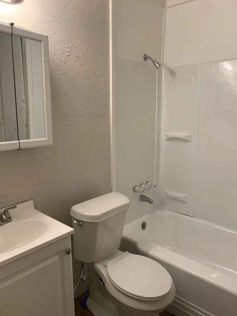 Single Family Residence For Rent in Taylor County , 1658 Orange Street, Abilene, Texas 79601, 1 Bedroom, 1 Bathroom, Garage spaces, 852 Sqft, built in 1934, mls#21394683, Real Estate Agent in Abilene, Homes For Rent in Taylor county, Homes For Rent in Abilene, Realtor in Abilene Texas, Real Estate Brokerage Independent Realty Texas, Luminita Cordes Realtor