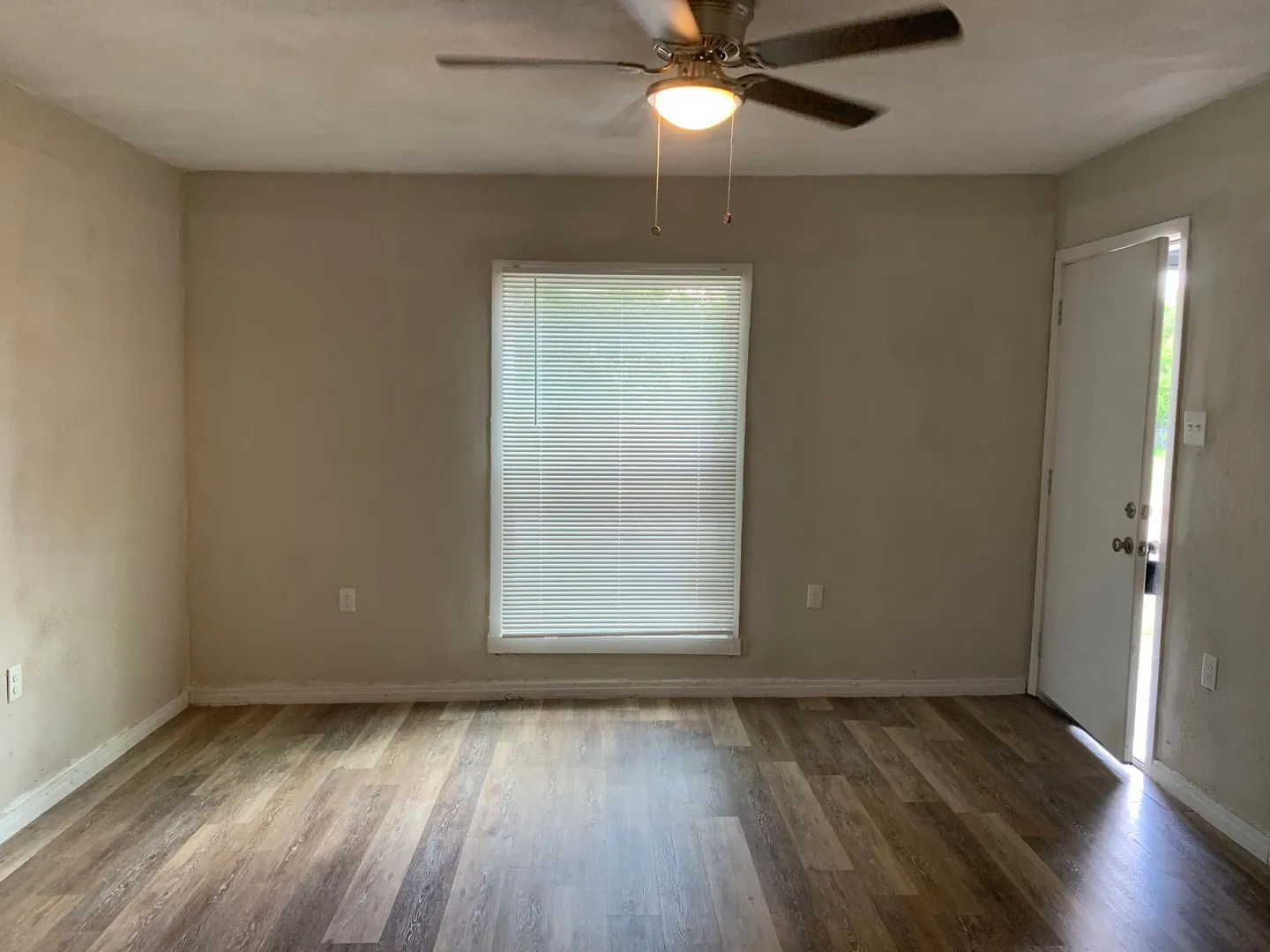 Single Family Residence For Rent in Taylor County , 1658 Orange Street, Abilene, Texas 79601, 1 Bedroom, 1 Bathroom, Garage spaces, 852 Sqft, built in 1934, mls#21394683, Real Estate Agent in Abilene, Homes For Rent in Taylor county, Homes For Rent in Abilene, Realtor in Abilene Texas, Real Estate Brokerage Independent Realty Texas, Luminita Cordes Realtor
