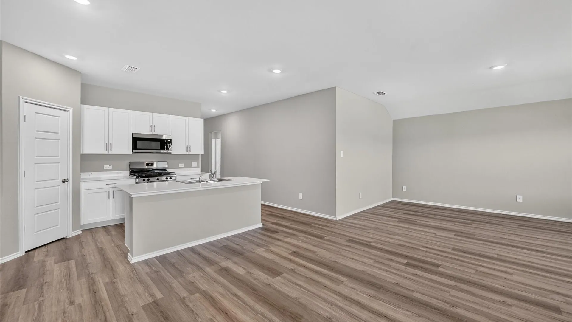 Single Family Residence For Sale in Johnson County , 901 BOLL WEEVIL Drive, Cleburne, Texas 76031, 3 Bedroom, 2 Bathroom, 2 Garage spaces, 1,622 Sqft, built in 2026, mls#21393780, Real Estate Agent in Cleburne, Homes For Sale in Johnson county, Homes For Sale in Cleburne, Realtor in Cleburne Texas, Real Estate Brokerage Independent Realty Texas, Luminita Cordes Realtor