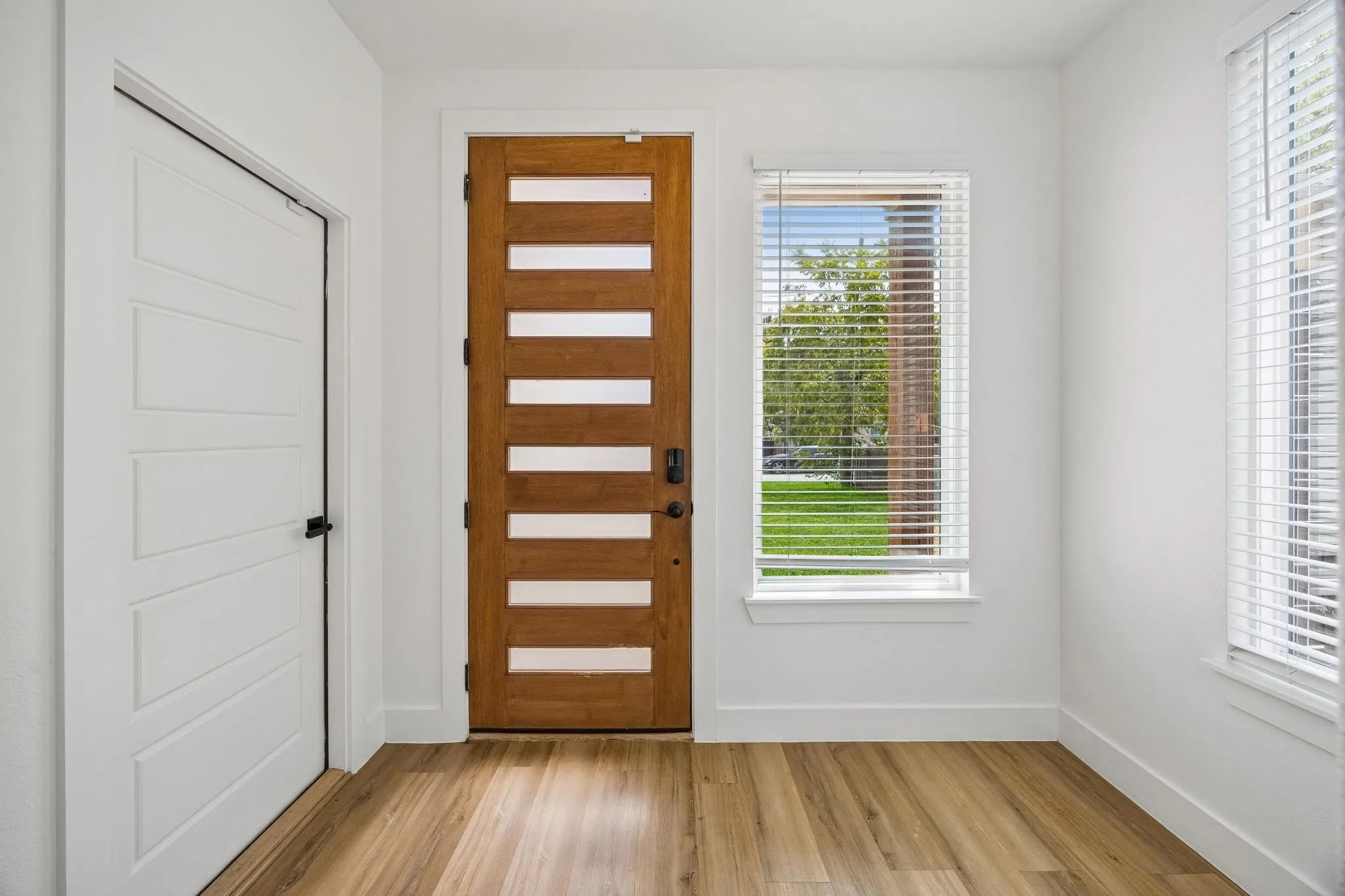 Single Family Residence For Rent in Dallas County , 4023 Abilene Street, Dallas, Texas 75212, 4 Bedroom, 3 Bathroom, 2 Garage spaces, 2,462 Sqft, built in 2022, mls#21394689, Real Estate Agent in Dallas, Homes For Rent in Dallas county, Homes For Rent in Dallas, Realtor in Dallas Texas, Real Estate Brokerage Independent Realty Texas, Luminita Cordes Realtor