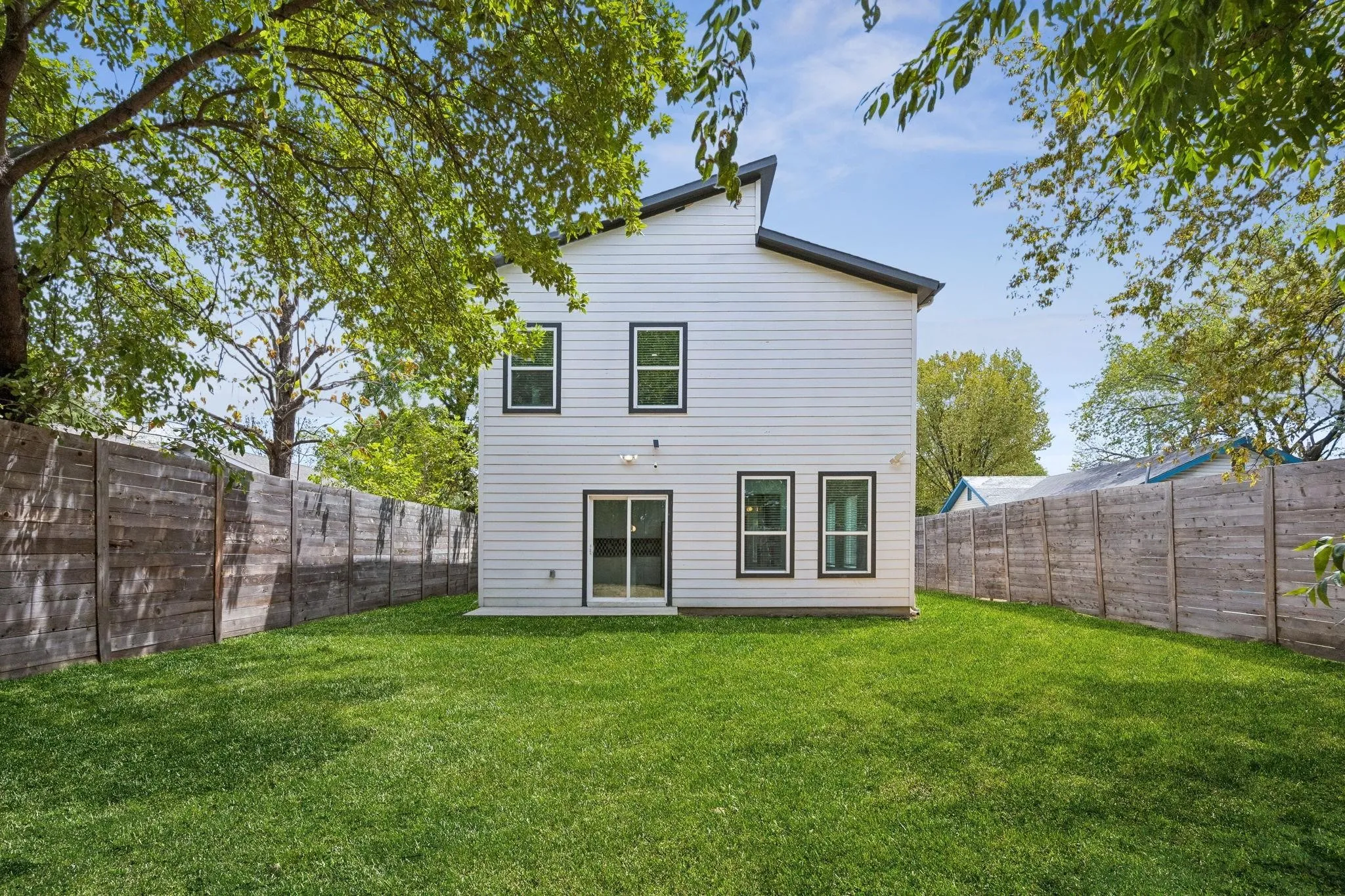 Single Family Residence For Rent in Dallas County , 4023 Abilene Street, Dallas, Texas 75212, 4 Bedroom, 3 Bathroom, 2 Garage spaces, 2,462 Sqft, built in 2022, mls#21394689, Real Estate Agent in Dallas, Homes For Rent in Dallas county, Homes For Rent in Dallas, Realtor in Dallas Texas, Real Estate Brokerage Independent Realty Texas, Luminita Cordes Realtor