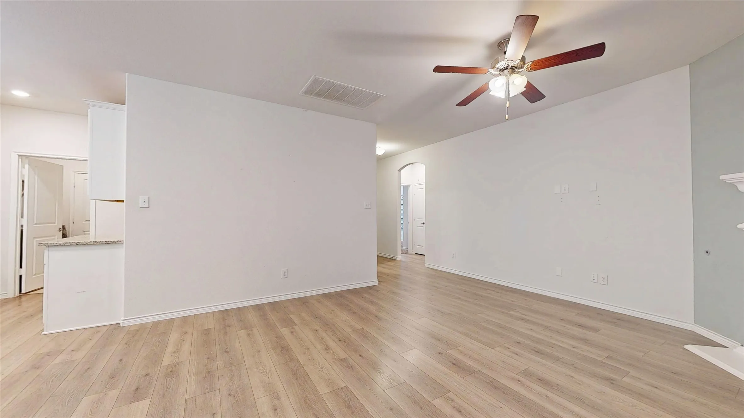 Single Family Residence For Sale in Collin County , 403 Cowboy Way, Anna, Texas 75409, 4 Bedroom, 2 Bathroom, 2 Garage spaces, 1,648 Sqft, built in 2019, mls#21394691, Real Estate Agent in Anna, Homes For Sale in Collin county, Homes For Sale in Anna, Realtor in Anna Texas, Real Estate Brokerage Independent Realty Texas, Luminita Cordes Realtor