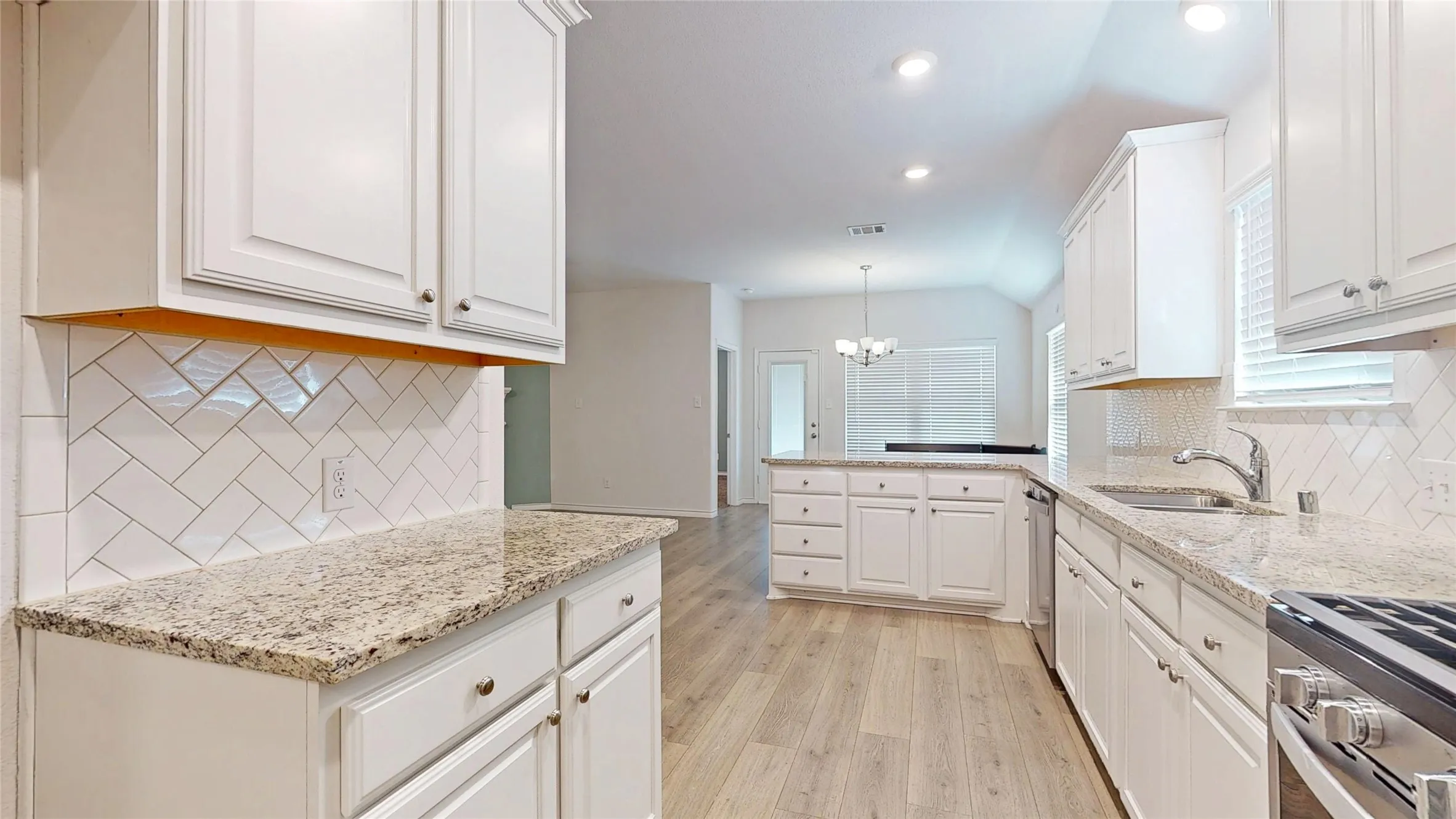 Single Family Residence For Sale in Collin County , 403 Cowboy Way, Anna, Texas 75409, 4 Bedroom, 2 Bathroom, 2 Garage spaces, 1,648 Sqft, built in 2019, mls#21394691, Real Estate Agent in Anna, Homes For Sale in Collin county, Homes For Sale in Anna, Realtor in Anna Texas, Real Estate Brokerage Independent Realty Texas, Luminita Cordes Realtor