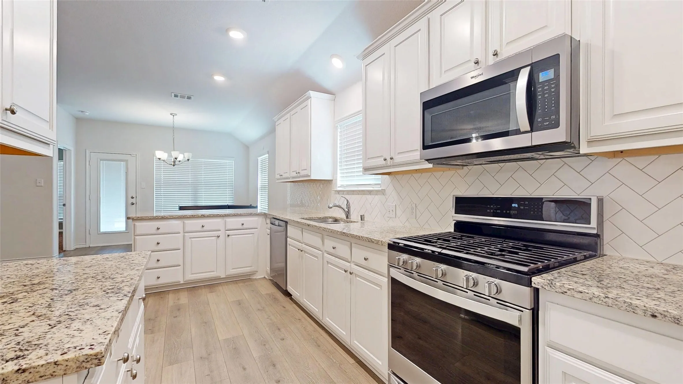 Single Family Residence For Sale in Collin County , 403 Cowboy Way, Anna, Texas 75409, 4 Bedroom, 2 Bathroom, 2 Garage spaces, 1,648 Sqft, built in 2019, mls#21394691, Real Estate Agent in Anna, Homes For Sale in Collin county, Homes For Sale in Anna, Realtor in Anna Texas, Real Estate Brokerage Independent Realty Texas, Luminita Cordes Realtor