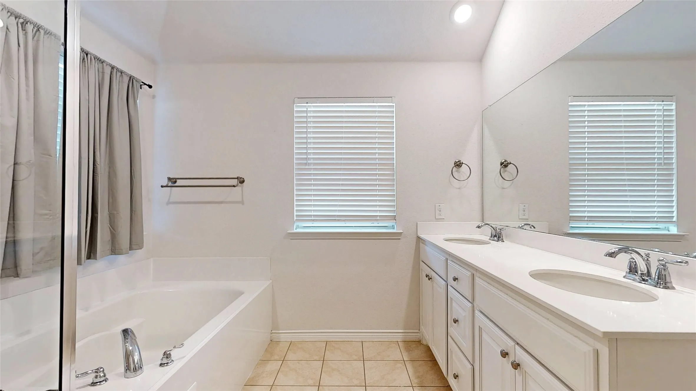 Single Family Residence For Sale in Collin County , 403 Cowboy Way, Anna, Texas 75409, 4 Bedroom, 2 Bathroom, 2 Garage spaces, 1,648 Sqft, built in 2019, mls#21394691, Real Estate Agent in Anna, Homes For Sale in Collin county, Homes For Sale in Anna, Realtor in Anna Texas, Real Estate Brokerage Independent Realty Texas, Luminita Cordes Realtor