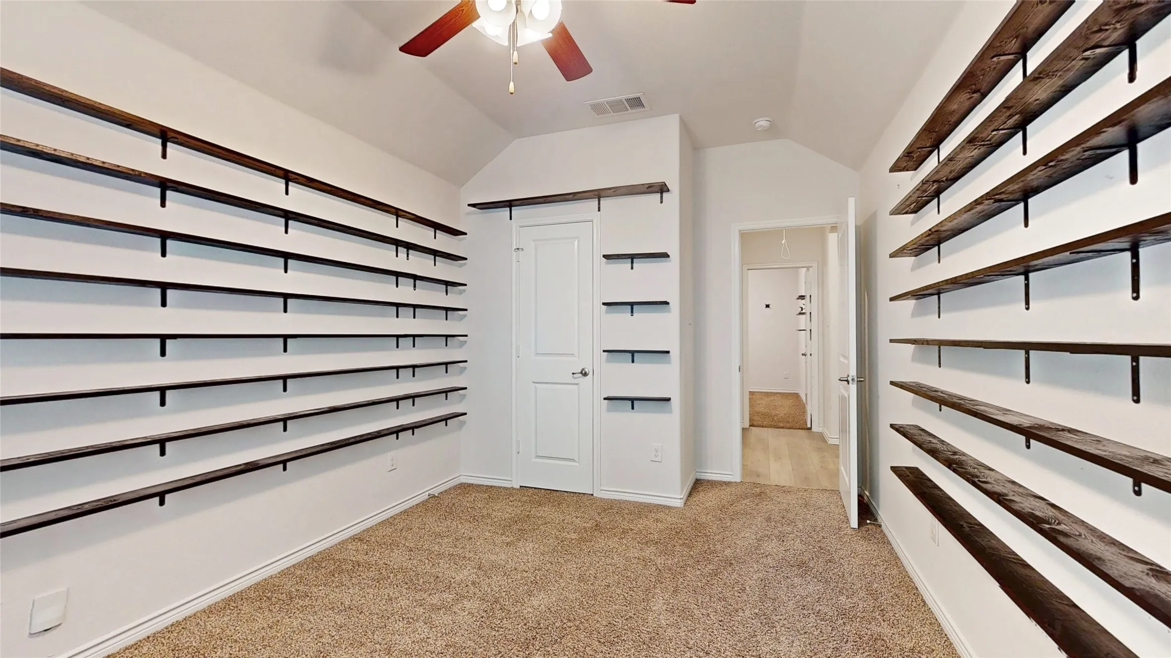 Single Family Residence For Sale in Collin County , 403 Cowboy Way, Anna, Texas 75409, 4 Bedroom, 2 Bathroom, 2 Garage spaces, 1,648 Sqft, built in 2019, mls#21394691, Real Estate Agent in Anna, Homes For Sale in Collin county, Homes For Sale in Anna, Realtor in Anna Texas, Real Estate Brokerage Independent Realty Texas, Luminita Cordes Realtor