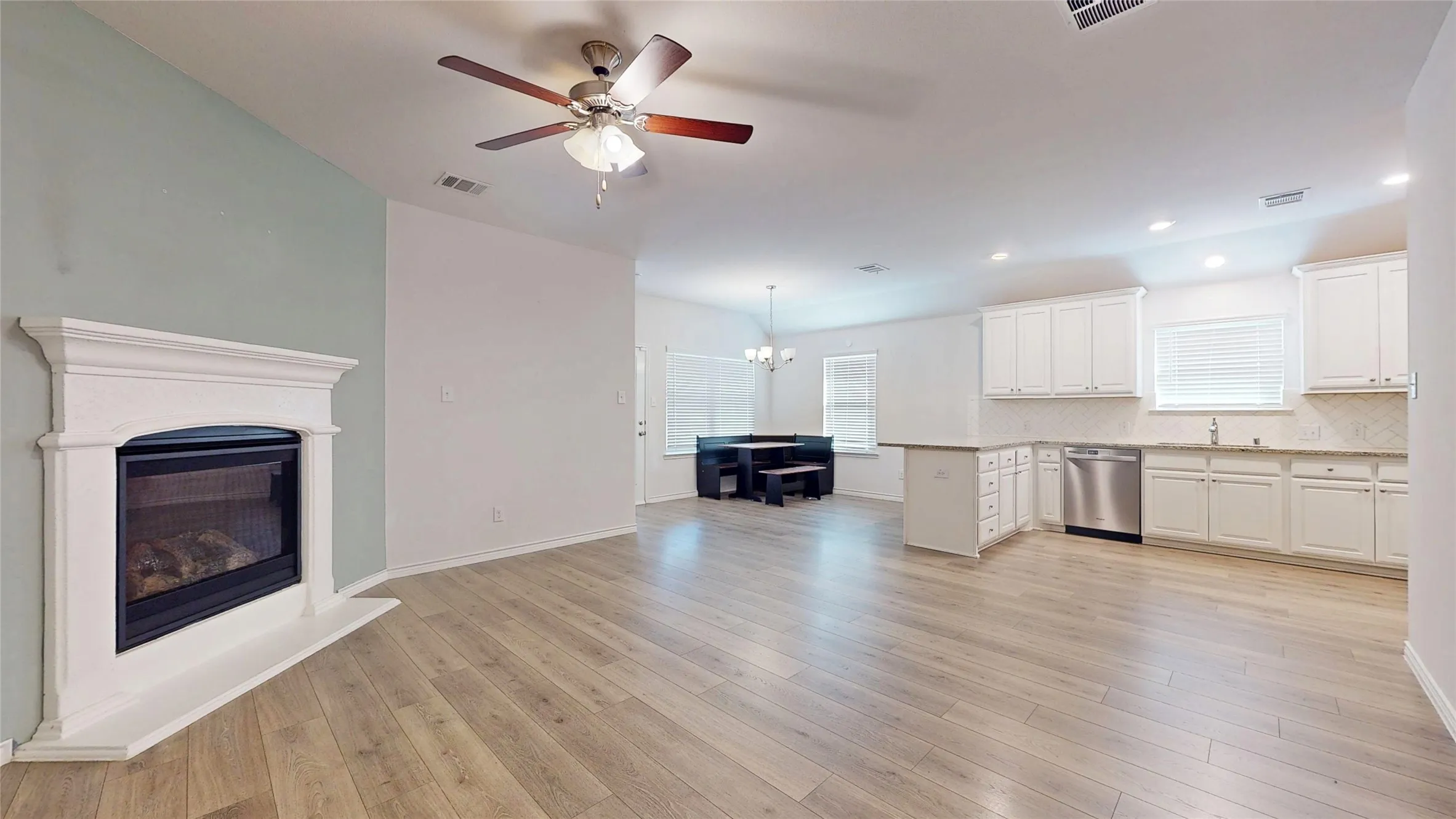 Single Family Residence For Sale in Collin County , 403 Cowboy Way, Anna, Texas 75409, 4 Bedroom, 2 Bathroom, 2 Garage spaces, 1,648 Sqft, built in 2019, mls#21394691, Real Estate Agent in Anna, Homes For Sale in Collin county, Homes For Sale in Anna, Realtor in Anna Texas, Real Estate Brokerage Independent Realty Texas, Luminita Cordes Realtor