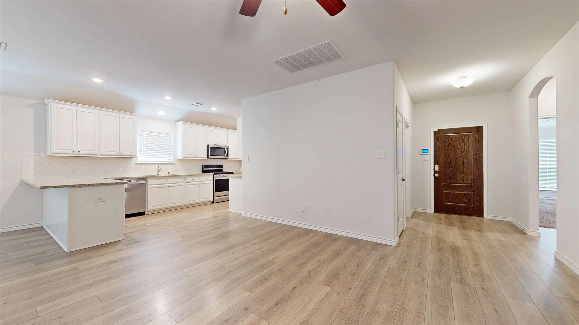 Single Family Residence For Sale in Collin County , 403 Cowboy Way, Anna, Texas 75409, 4 Bedroom, 2 Bathroom, 2 Garage spaces, 1,648 Sqft, built in 2019, mls#21394691, Real Estate Agent in Anna, Homes For Sale in Collin county, Homes For Sale in Anna, Realtor in Anna Texas, Real Estate Brokerage Independent Realty Texas, Luminita Cordes Realtor