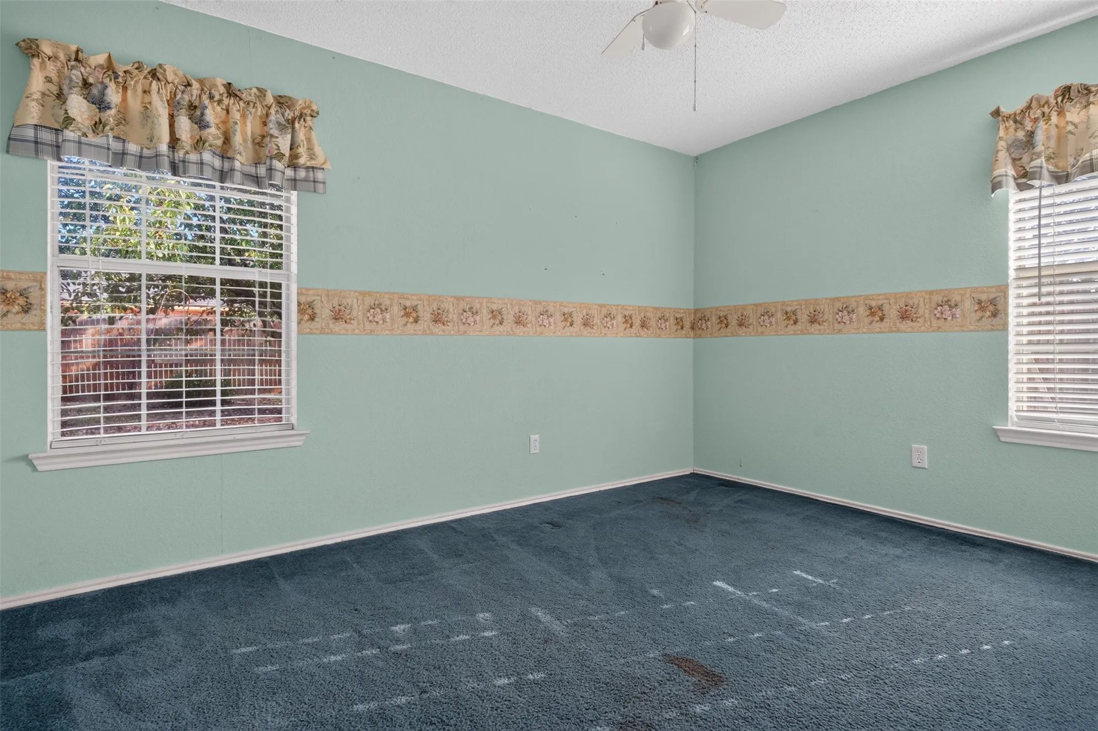 Single Family Residence For Sale in Johnson County , 711 Plum Street, Joshua, Texas 76058, 3 Bedroom, 2 Bathroom, 2 Garage spaces, 1,312 Sqft, built in 1994, mls#21392916, Real Estate Agent in Joshua, Homes For Sale in Johnson county, Homes For Sale in Joshua, Realtor in Joshua Texas, Real Estate Brokerage Independent Realty Texas, Luminita Cordes Realtor