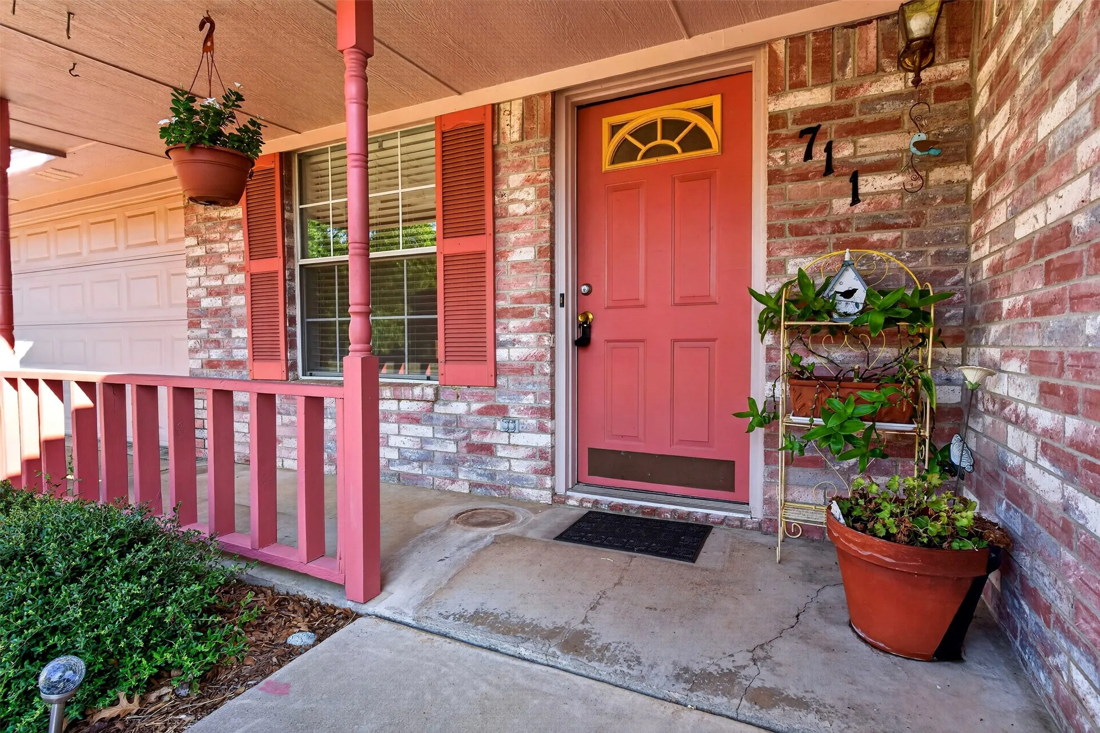 Single Family Residence For Sale in Johnson County , 711 Plum Street, Joshua, Texas 76058, 3 Bedroom, 2 Bathroom, 2 Garage spaces, 1,312 Sqft, built in 1994, mls#21392916, Real Estate Agent in Joshua, Homes For Sale in Johnson county, Homes For Sale in Joshua, Realtor in Joshua Texas, Real Estate Brokerage Independent Realty Texas, Luminita Cordes Realtor