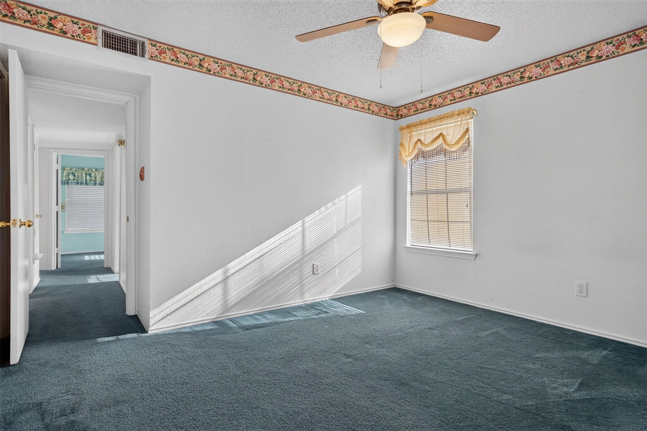 Single Family Residence For Sale in Johnson County , 711 Plum Street, Joshua, Texas 76058, 3 Bedroom, 2 Bathroom, 2 Garage spaces, 1,312 Sqft, built in 1994, mls#21392916, Real Estate Agent in Joshua, Homes For Sale in Johnson county, Homes For Sale in Joshua, Realtor in Joshua Texas, Real Estate Brokerage Independent Realty Texas, Luminita Cordes Realtor