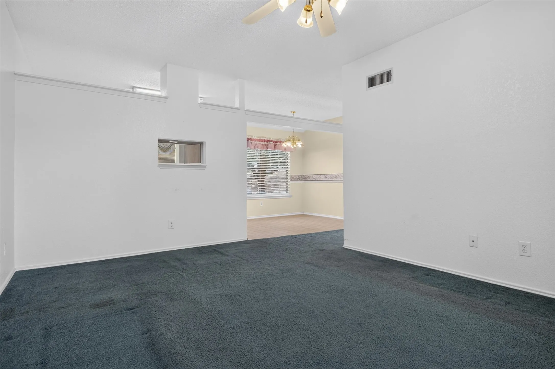 Single Family Residence For Sale in Johnson County , 711 Plum Street, Joshua, Texas 76058, 3 Bedroom, 2 Bathroom, 2 Garage spaces, 1,312 Sqft, built in 1994, mls#21392916, Real Estate Agent in Joshua, Homes For Sale in Johnson county, Homes For Sale in Joshua, Realtor in Joshua Texas, Real Estate Brokerage Independent Realty Texas, Luminita Cordes Realtor