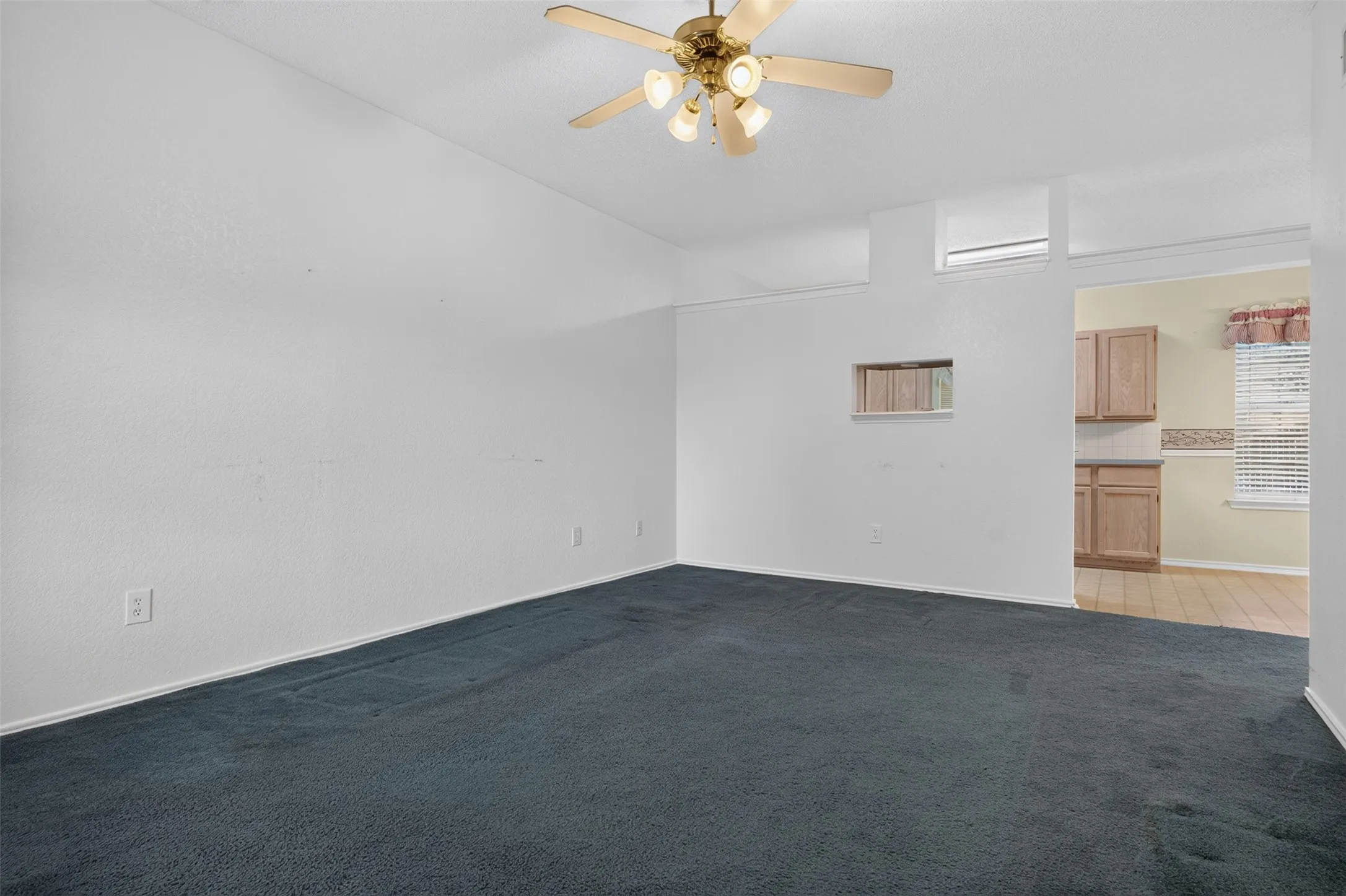 Single Family Residence For Sale in Johnson County , 711 Plum Street, Joshua, Texas 76058, 3 Bedroom, 2 Bathroom, 2 Garage spaces, 1,312 Sqft, built in 1994, mls#21392916, Real Estate Agent in Joshua, Homes For Sale in Johnson county, Homes For Sale in Joshua, Realtor in Joshua Texas, Real Estate Brokerage Independent Realty Texas, Luminita Cordes Realtor