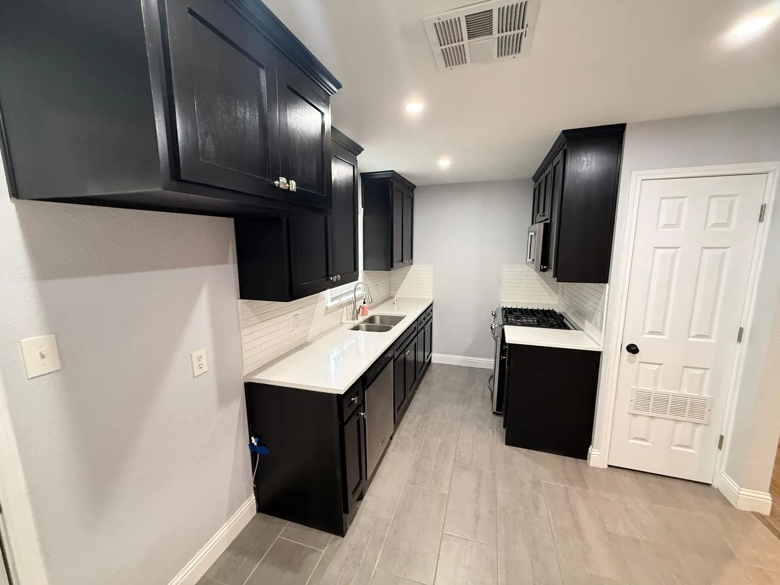 Single Family Residence For Rent in Dallas County , 1605 Crestridge Drive, Mesquite, Texas 75149, 3 Bedroom, 2 Bathroom, Garage spaces, 1,133 Sqft, built in 1955, mls#21394690, Real Estate Agent in Mesquite, Homes For Rent in Dallas county, Homes For Rent in Mesquite, Realtor in Mesquite Texas, Real Estate Brokerage Independent Realty Texas, Luminita Cordes Realtor