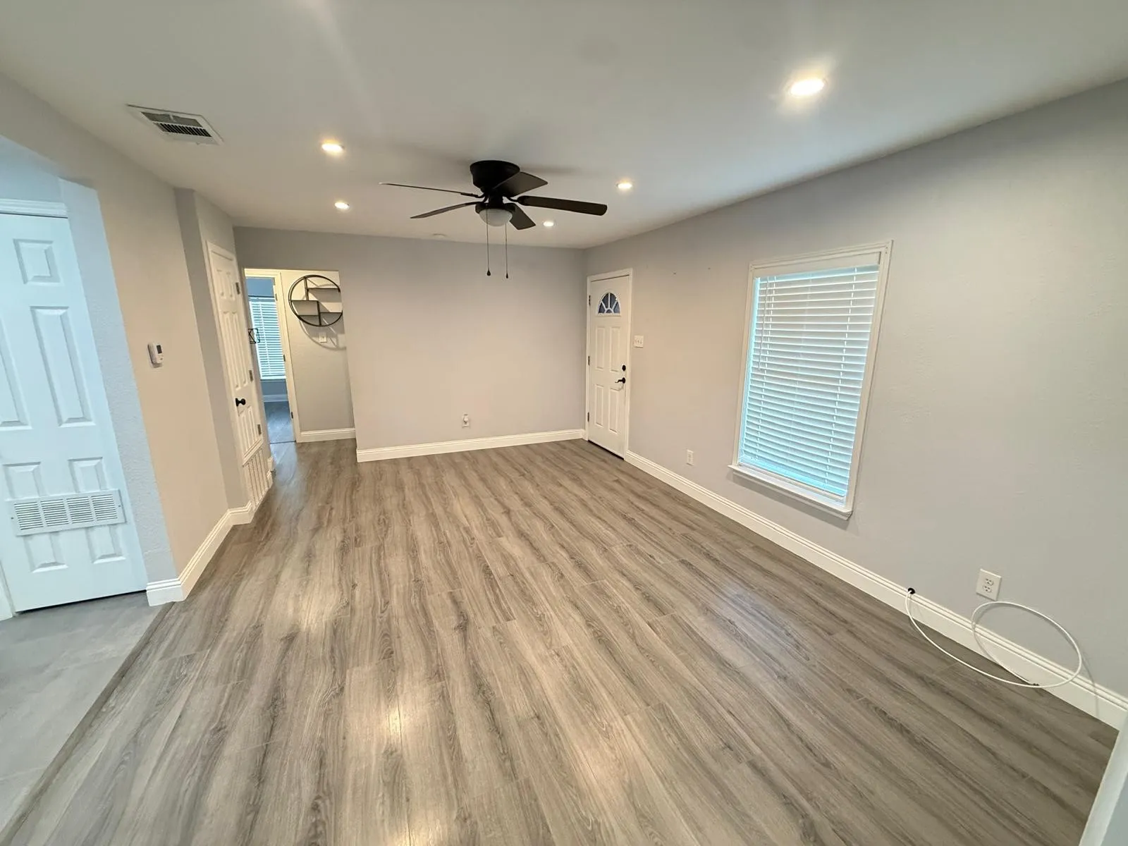 Single Family Residence For Rent in Dallas County , 1605 Crestridge Drive, Mesquite, Texas 75149, 3 Bedroom, 2 Bathroom, Garage spaces, 1,133 Sqft, built in 1955, mls#21394690, Real Estate Agent in Mesquite, Homes For Rent in Dallas county, Homes For Rent in Mesquite, Realtor in Mesquite Texas, Real Estate Brokerage Independent Realty Texas, Luminita Cordes Realtor