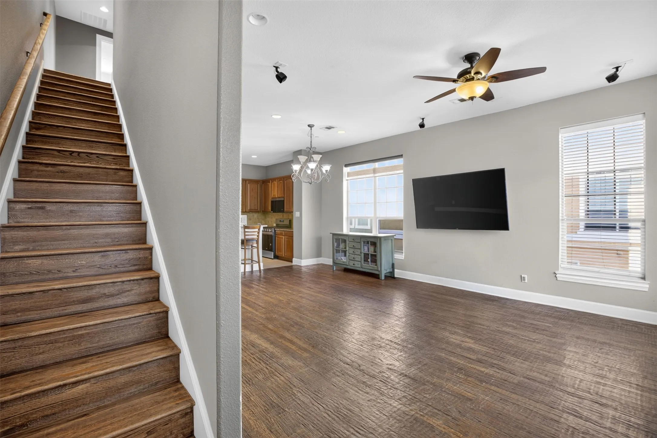 Townhouse For Sale in Dallas County , 1563 Camino Lago, Irving, Texas 75039, 3 Bedroom, 3 Bathroom, 2 Garage spaces, 2,096 Sqft, built in 2007, mls#21380897, Real Estate Agent in Irving, Homes For Sale in Dallas county, Homes For Sale in Irving, Realtor in Irving Texas, Real Estate Brokerage Independent Realty Texas, Luminita Cordes Realtor