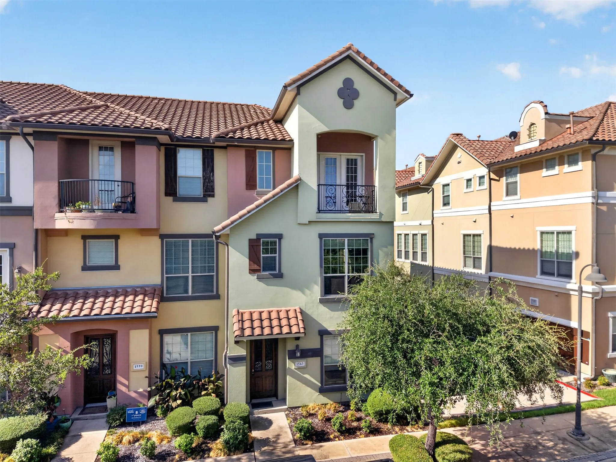 Townhouse For Sale in Dallas County , 1563 Camino Lago, Irving, Texas 75039, 3 Bedroom, 3 Bathroom, 2 Garage spaces, 2,096 Sqft, built in 2007, mls#21380897, Real Estate Agent in Irving, Homes For Sale in Dallas county, Homes For Sale in Irving, Realtor in Irving Texas, Real Estate Brokerage Independent Realty Texas, Luminita Cordes Realtor