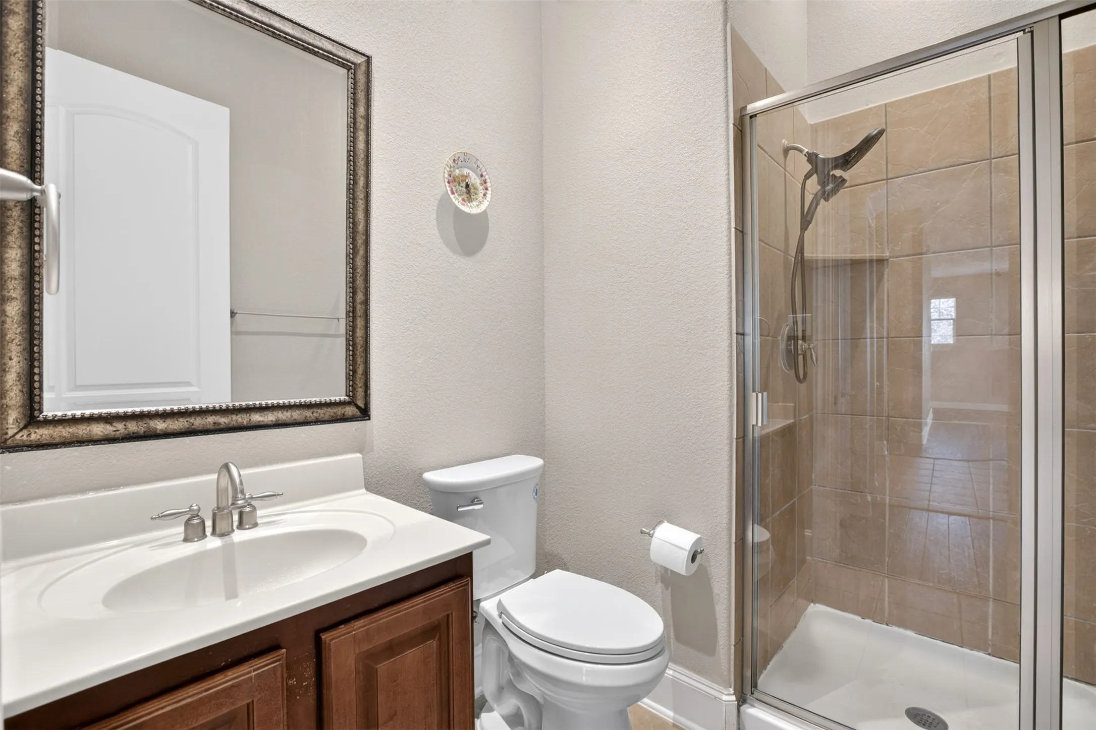 Townhouse For Sale in Dallas County , 1563 Camino Lago, Irving, Texas 75039, 3 Bedroom, 3 Bathroom, 2 Garage spaces, 2,096 Sqft, built in 2007, mls#21380897, Real Estate Agent in Irving, Homes For Sale in Dallas county, Homes For Sale in Irving, Realtor in Irving Texas, Real Estate Brokerage Independent Realty Texas, Luminita Cordes Realtor