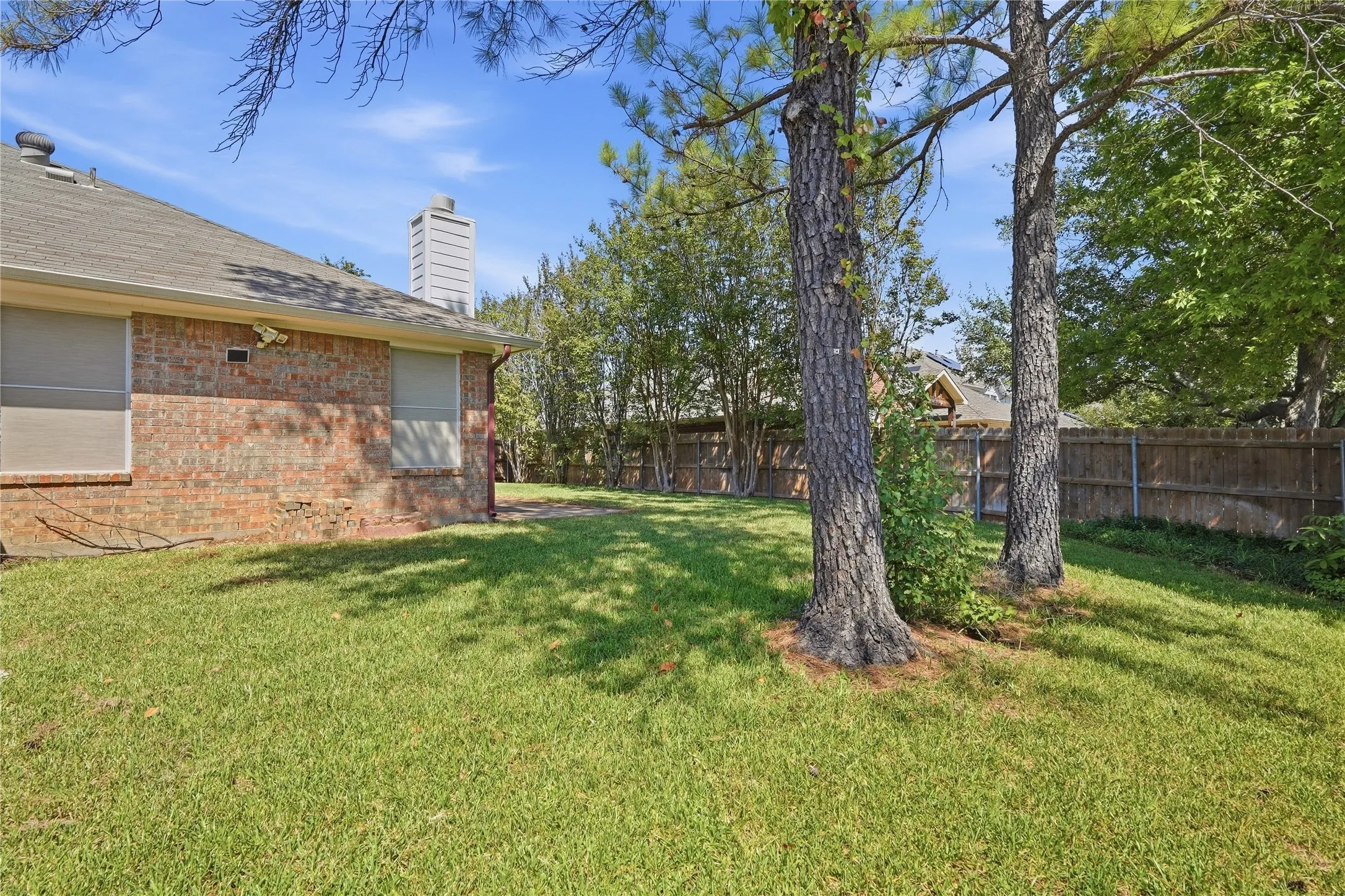 Single Family Residence For Sale in Tarrant County , 408 Pin Oak Trail, Keller, Texas 76248, 4 Bedroom, 2 Bathroom, 2 Garage spaces, 1,965 Sqft, built in 1995, mls#21393079, Real Estate Agent in Keller, Homes For Sale in Tarrant county, Homes For Sale in Keller, Realtor in Keller Texas, Real Estate Brokerage Independent Realty Texas, Luminita Cordes Realtor