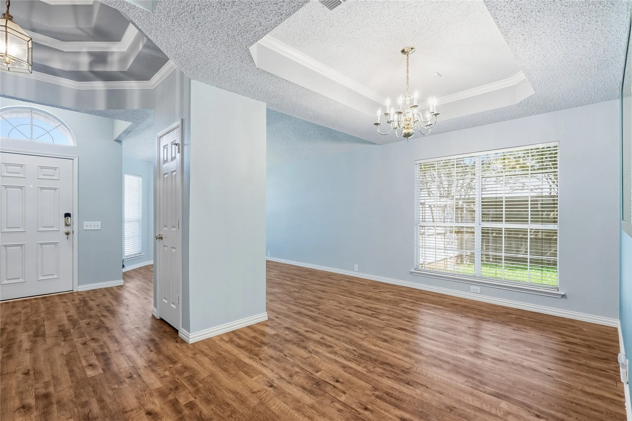 Single Family Residence For Sale in Tarrant County , 408 Pin Oak Trail, Keller, Texas 76248, 4 Bedroom, 2 Bathroom, 2 Garage spaces, 1,965 Sqft, built in 1995, mls#21393079, Real Estate Agent in Keller, Homes For Sale in Tarrant county, Homes For Sale in Keller, Realtor in Keller Texas, Real Estate Brokerage Independent Realty Texas, Luminita Cordes Realtor