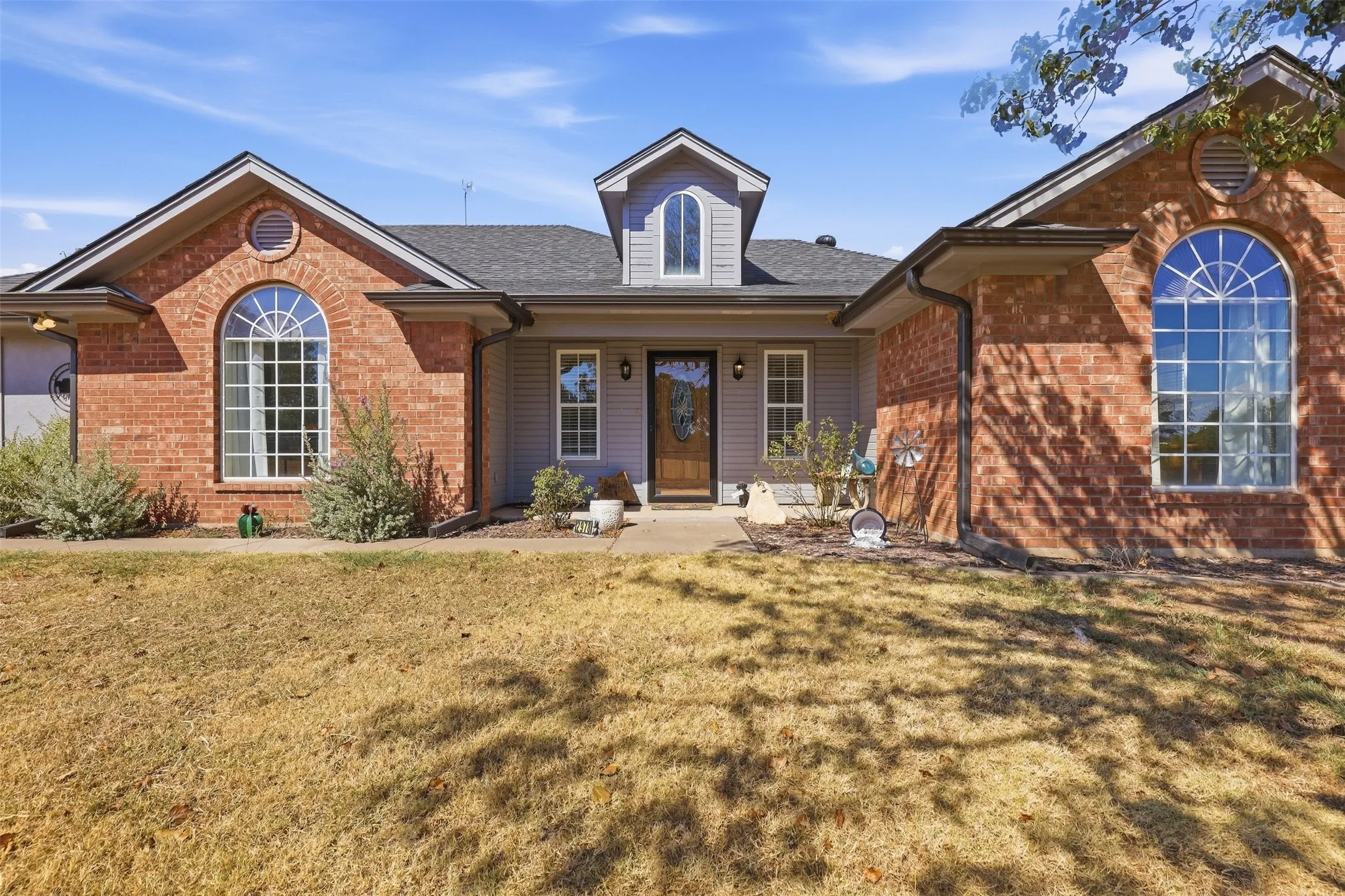 Single Family Residence For Sale in Parker County , 2978 Harwell Lake Road, Weatherford, Texas 76088, 3 Bedroom, 2 Bathroom, 2 Garage spaces, 2,182 Sqft, built in 2000, mls#21394486, Real Estate Agent in Weatherford, Homes For Sale in Parker county, Homes For Sale in Weatherford, Realtor in Weatherford Texas, Real Estate Brokerage Independent Realty Texas, Luminita Cordes Realtor