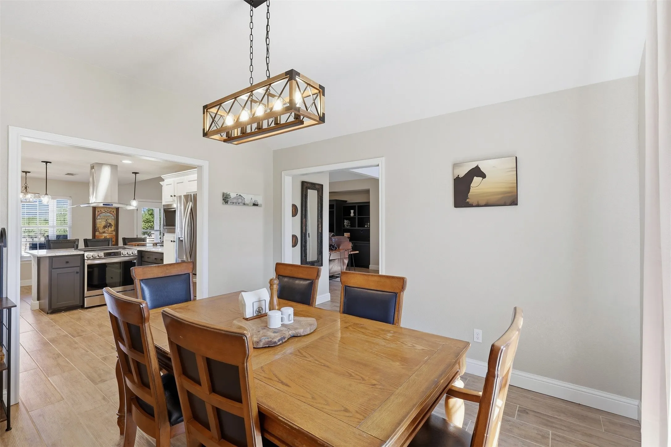 Single Family Residence For Sale in Parker County , 2978 Harwell Lake Road, Weatherford, Texas 76088, 3 Bedroom, 2 Bathroom, 2 Garage spaces, 2,182 Sqft, built in 2000, mls#21394486, Real Estate Agent in Weatherford, Homes For Sale in Parker county, Homes For Sale in Weatherford, Realtor in Weatherford Texas, Real Estate Brokerage Independent Realty Texas, Luminita Cordes Realtor
