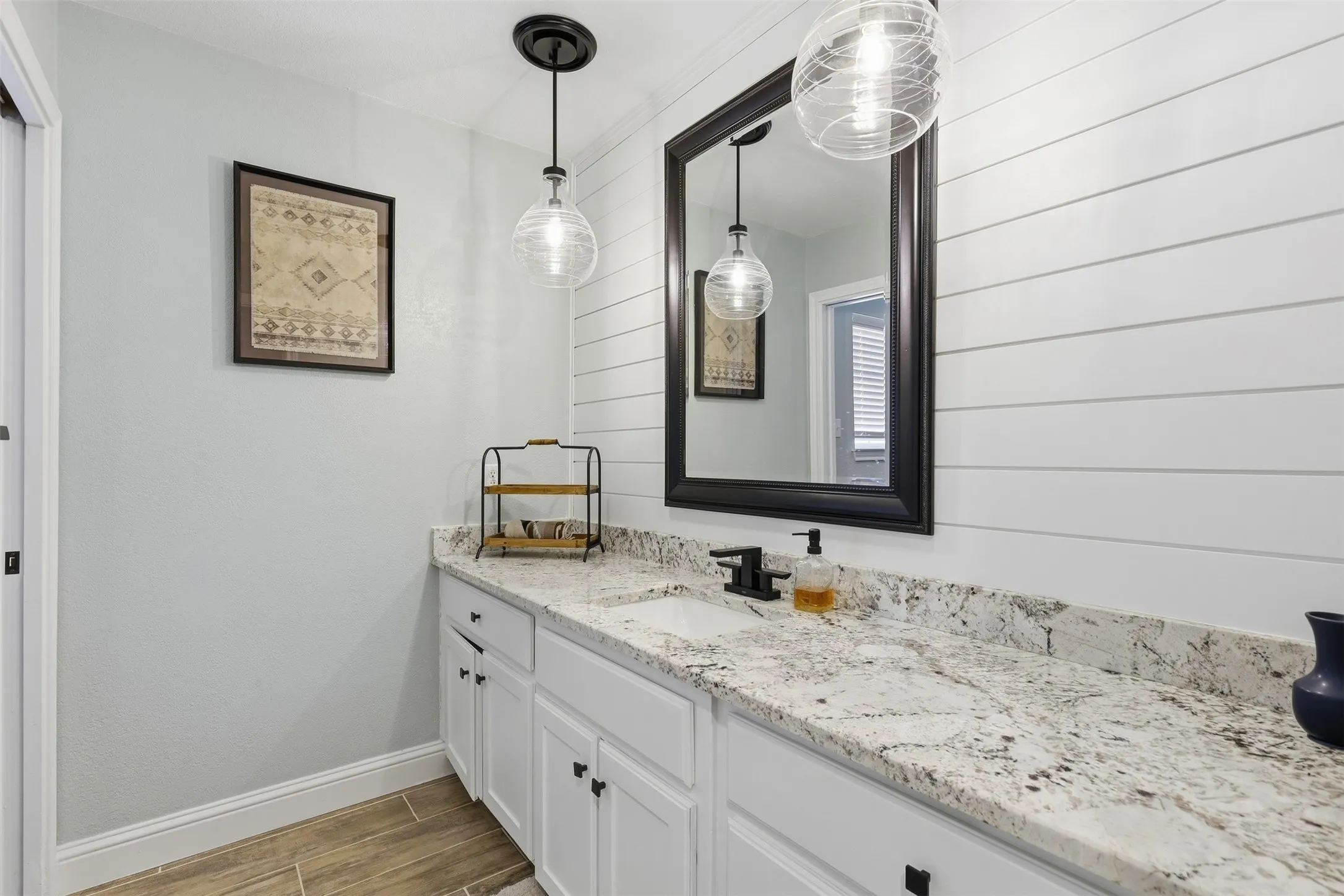 Single Family Residence For Sale in Parker County , 2978 Harwell Lake Road, Weatherford, Texas 76088, 3 Bedroom, 2 Bathroom, 2 Garage spaces, 2,182 Sqft, built in 2000, mls#21394486, Real Estate Agent in Weatherford, Homes For Sale in Parker county, Homes For Sale in Weatherford, Realtor in Weatherford Texas, Real Estate Brokerage Independent Realty Texas, Luminita Cordes Realtor