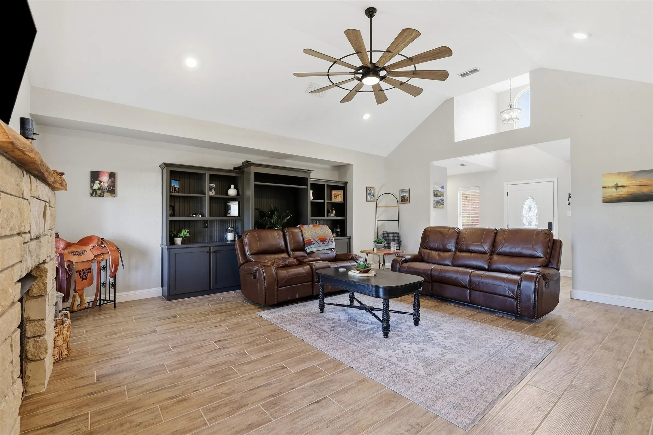 Single Family Residence For Sale in Parker County , 2978 Harwell Lake Road, Weatherford, Texas 76088, 3 Bedroom, 2 Bathroom, 2 Garage spaces, 2,182 Sqft, built in 2000, mls#21394486, Real Estate Agent in Weatherford, Homes For Sale in Parker county, Homes For Sale in Weatherford, Realtor in Weatherford Texas, Real Estate Brokerage Independent Realty Texas, Luminita Cordes Realtor