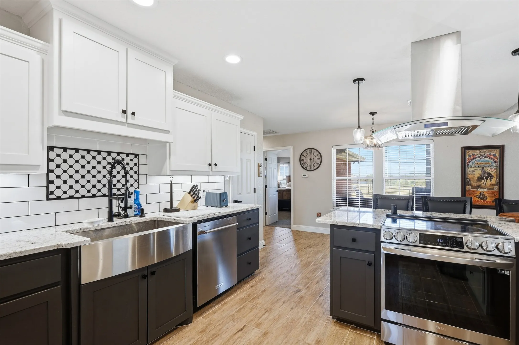 Single Family Residence For Sale in Parker County , 2978 Harwell Lake Road, Weatherford, Texas 76088, 3 Bedroom, 2 Bathroom, 2 Garage spaces, 2,182 Sqft, built in 2000, mls#21394486, Real Estate Agent in Weatherford, Homes For Sale in Parker county, Homes For Sale in Weatherford, Realtor in Weatherford Texas, Real Estate Brokerage Independent Realty Texas, Luminita Cordes Realtor