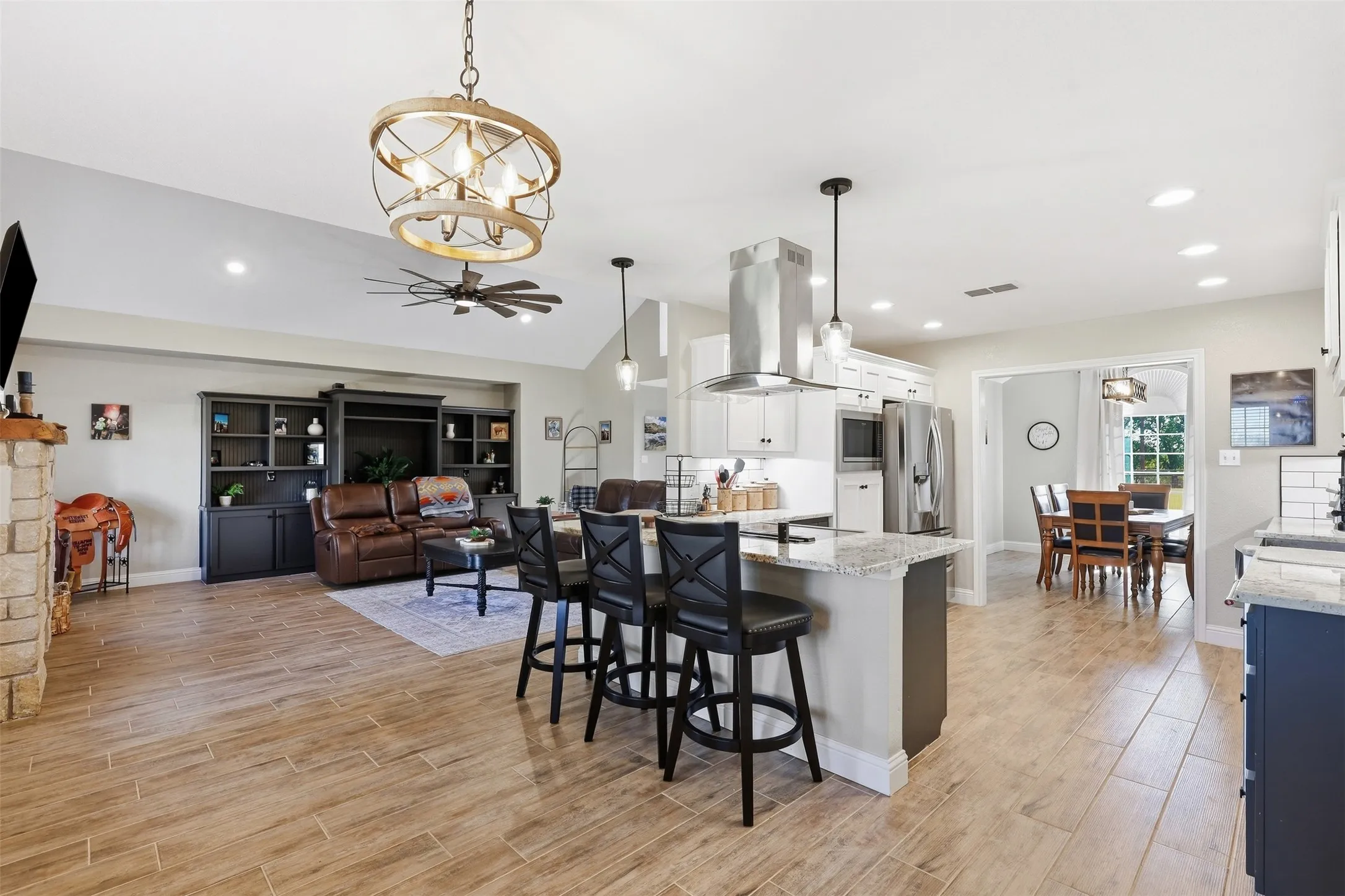 Single Family Residence For Sale in Parker County , 2978 Harwell Lake Road, Weatherford, Texas 76088, 3 Bedroom, 2 Bathroom, 2 Garage spaces, 2,182 Sqft, built in 2000, mls#21394486, Real Estate Agent in Weatherford, Homes For Sale in Parker county, Homes For Sale in Weatherford, Realtor in Weatherford Texas, Real Estate Brokerage Independent Realty Texas, Luminita Cordes Realtor