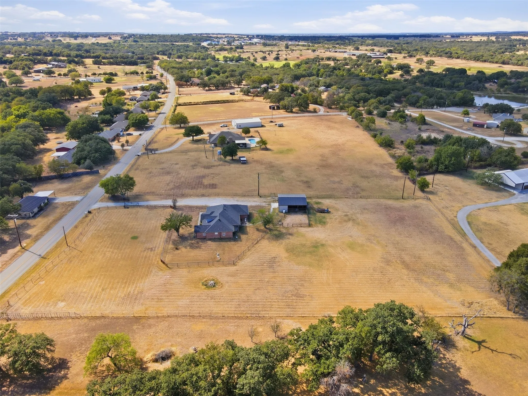 Single Family Residence For Sale in Parker County , 2978 Harwell Lake Road, Weatherford, Texas 76088, 3 Bedroom, 2 Bathroom, 2 Garage spaces, 2,182 Sqft, built in 2000, mls#21394486, Real Estate Agent in Weatherford, Homes For Sale in Parker county, Homes For Sale in Weatherford, Realtor in Weatherford Texas, Real Estate Brokerage Independent Realty Texas, Luminita Cordes Realtor