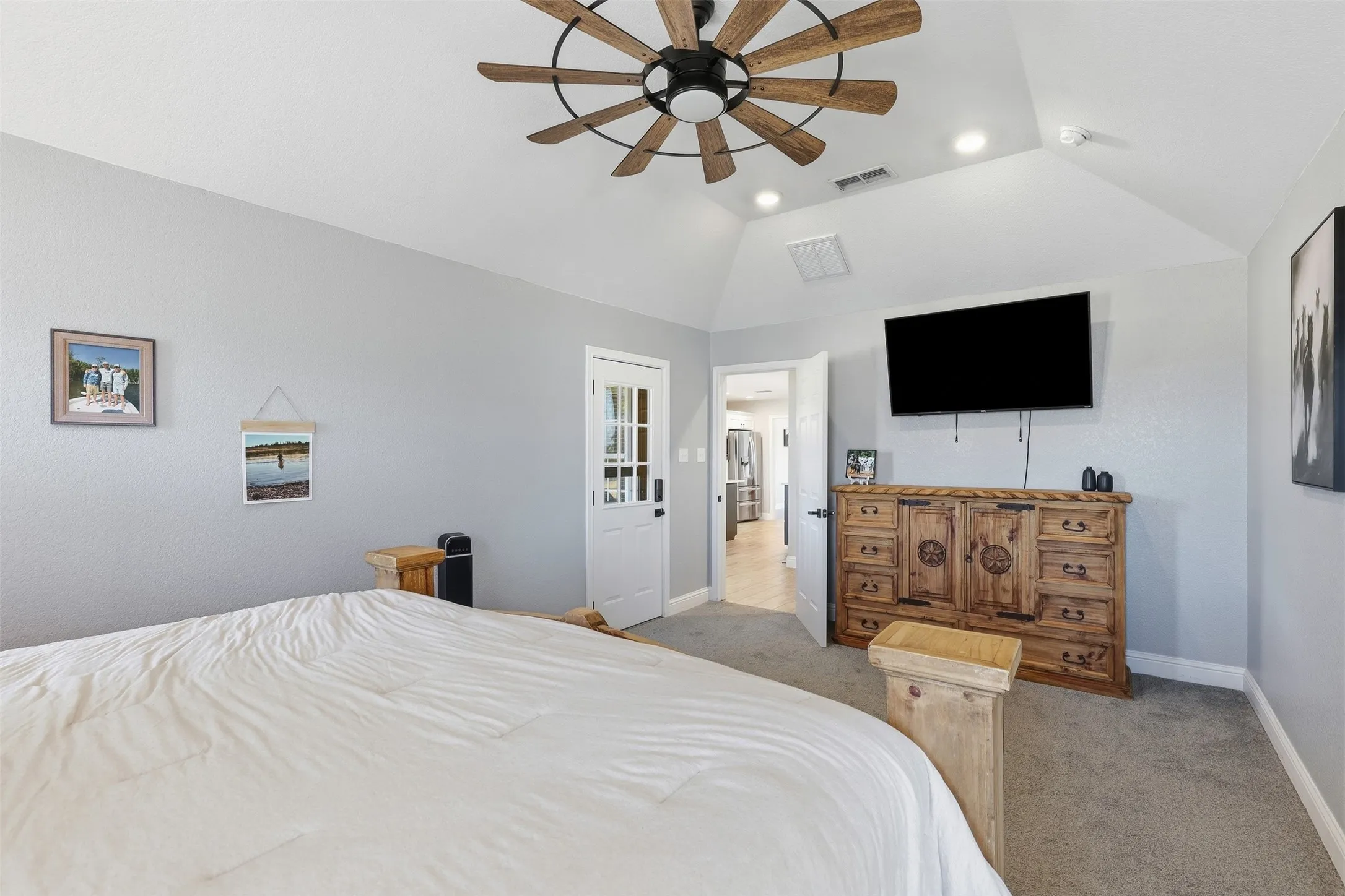 Single Family Residence For Sale in Parker County , 2978 Harwell Lake Road, Weatherford, Texas 76088, 3 Bedroom, 2 Bathroom, 2 Garage spaces, 2,182 Sqft, built in 2000, mls#21394486, Real Estate Agent in Weatherford, Homes For Sale in Parker county, Homes For Sale in Weatherford, Realtor in Weatherford Texas, Real Estate Brokerage Independent Realty Texas, Luminita Cordes Realtor
