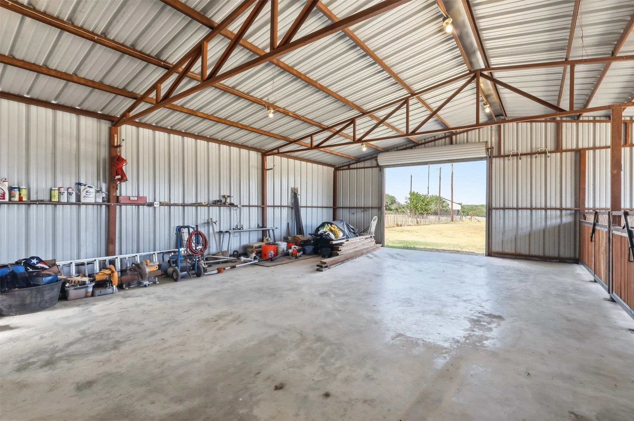 Single Family Residence For Sale in Parker County , 2978 Harwell Lake Road, Weatherford, Texas 76088, 3 Bedroom, 2 Bathroom, 2 Garage spaces, 2,182 Sqft, built in 2000, mls#21394486, Real Estate Agent in Weatherford, Homes For Sale in Parker county, Homes For Sale in Weatherford, Realtor in Weatherford Texas, Real Estate Brokerage Independent Realty Texas, Luminita Cordes Realtor