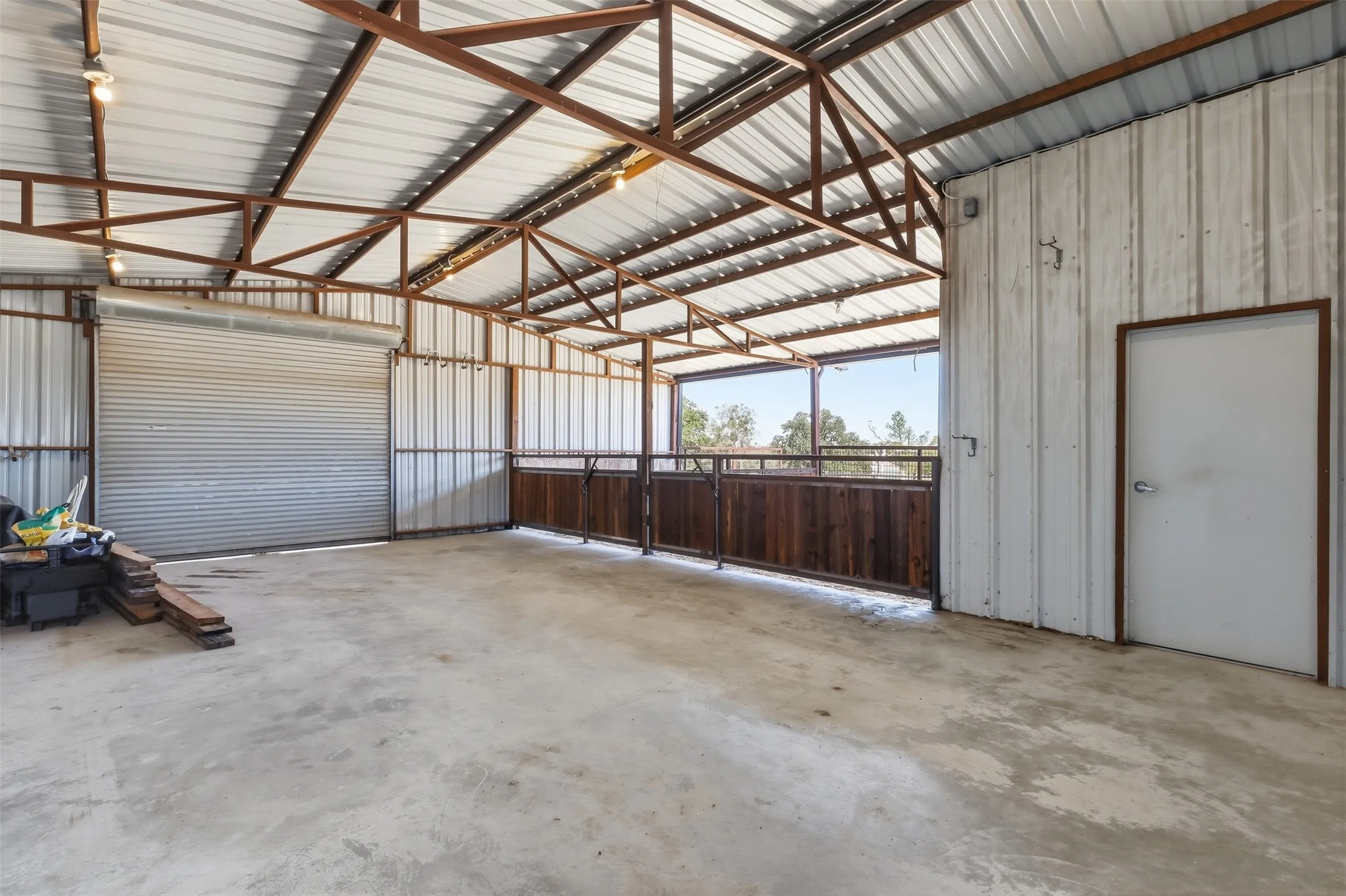 Single Family Residence For Sale in Parker County , 2978 Harwell Lake Road, Weatherford, Texas 76088, 3 Bedroom, 2 Bathroom, 2 Garage spaces, 2,182 Sqft, built in 2000, mls#21394486, Real Estate Agent in Weatherford, Homes For Sale in Parker county, Homes For Sale in Weatherford, Realtor in Weatherford Texas, Real Estate Brokerage Independent Realty Texas, Luminita Cordes Realtor
