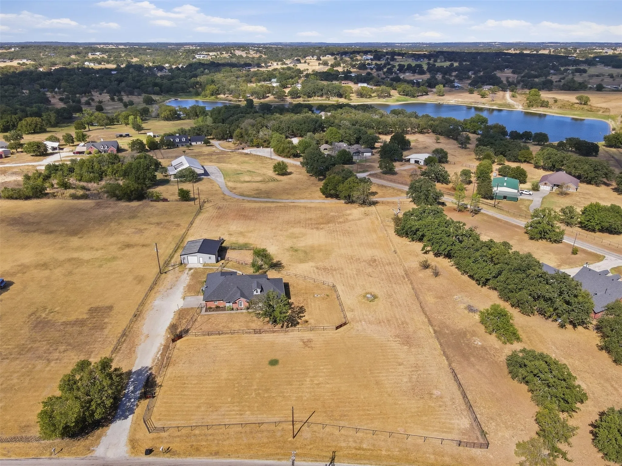 Single Family Residence For Sale in Parker County , 2978 Harwell Lake Road, Weatherford, Texas 76088, 3 Bedroom, 2 Bathroom, 2 Garage spaces, 2,182 Sqft, built in 2000, mls#21394486, Real Estate Agent in Weatherford, Homes For Sale in Parker county, Homes For Sale in Weatherford, Realtor in Weatherford Texas, Real Estate Brokerage Independent Realty Texas, Luminita Cordes Realtor