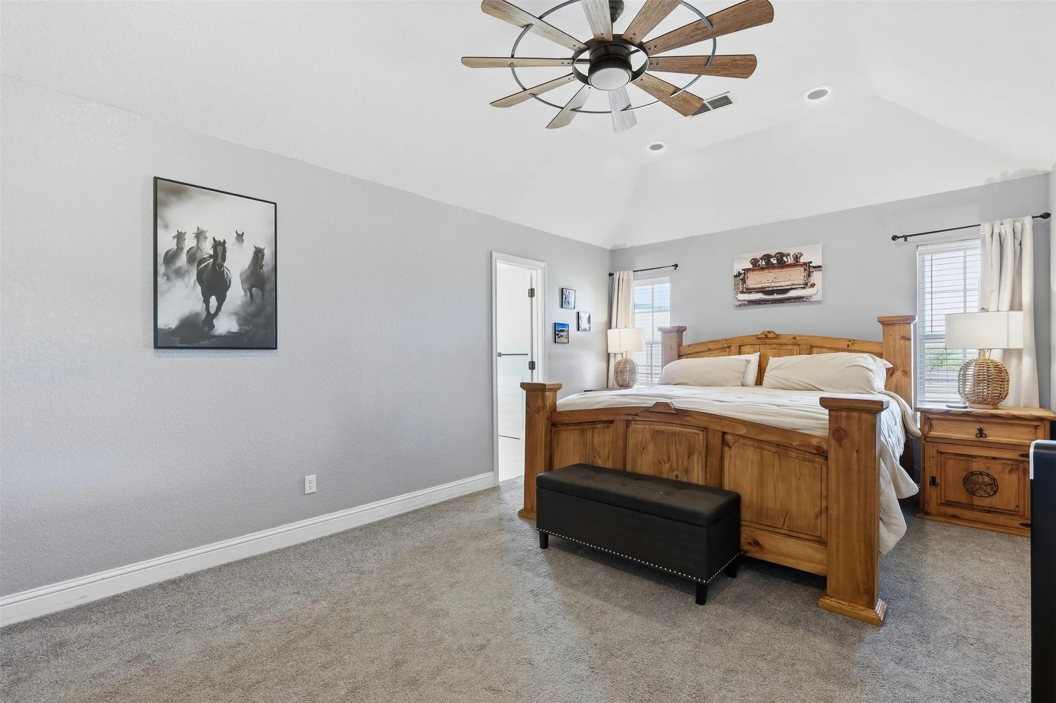 Single Family Residence For Sale in Parker County , 2978 Harwell Lake Road, Weatherford, Texas 76088, 3 Bedroom, 2 Bathroom, 2 Garage spaces, 2,182 Sqft, built in 2000, mls#21394486, Real Estate Agent in Weatherford, Homes For Sale in Parker county, Homes For Sale in Weatherford, Realtor in Weatherford Texas, Real Estate Brokerage Independent Realty Texas, Luminita Cordes Realtor