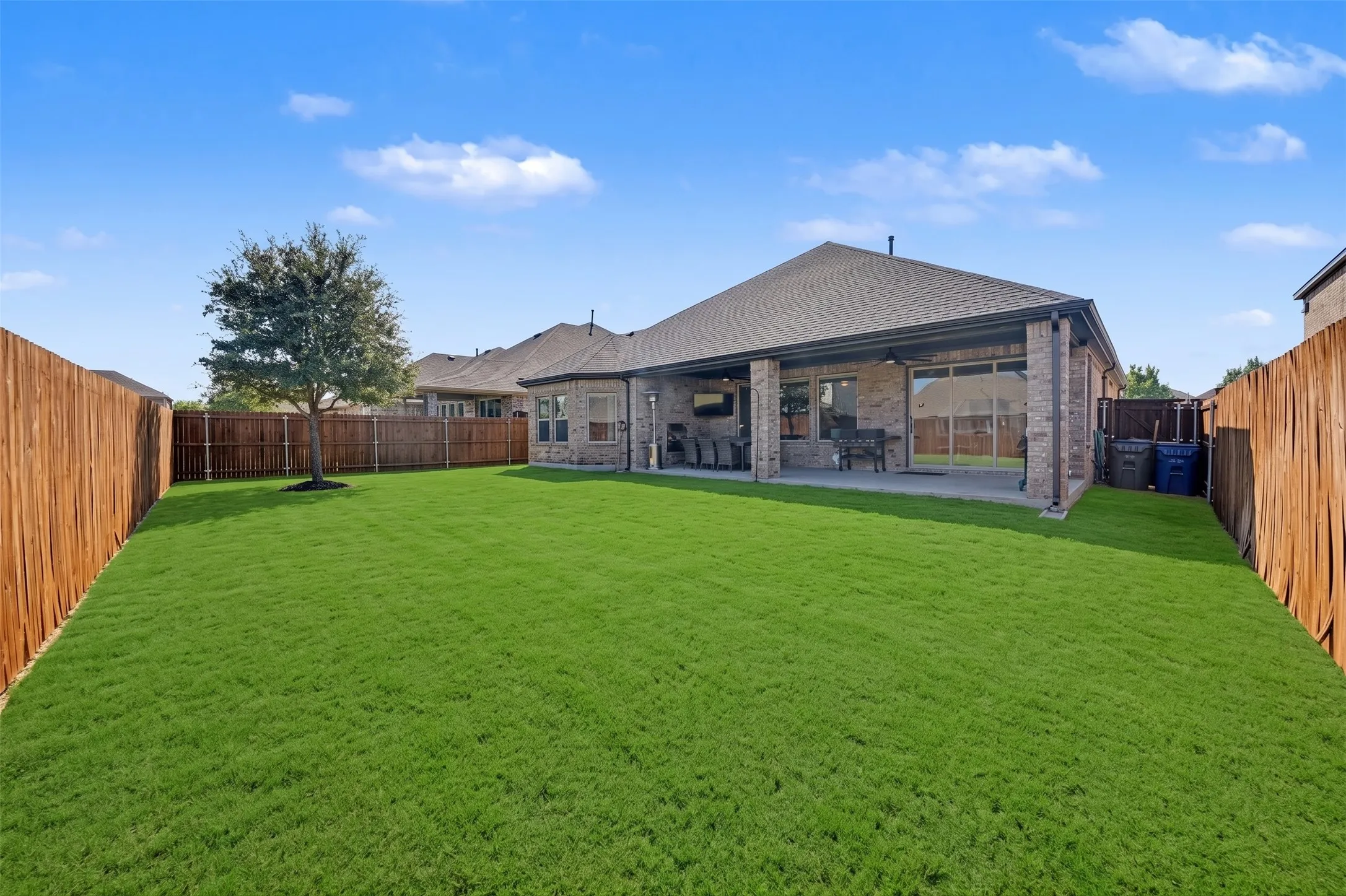 Single Family Residence For Sale in Denton County , 1213 Whitewing Dove Drive, Little Elm, Texas 75068, 3 Bedroom, 2 Bathroom, 2 Garage spaces, 2,120 Sqft, built in 2021, mls#21393504, Real Estate Agent in Little Elm, Homes For Sale in Denton county, Homes For Sale in Little Elm, Realtor in Little Elm Texas, Real Estate Brokerage Independent Realty Texas, Luminita Cordes Realtor