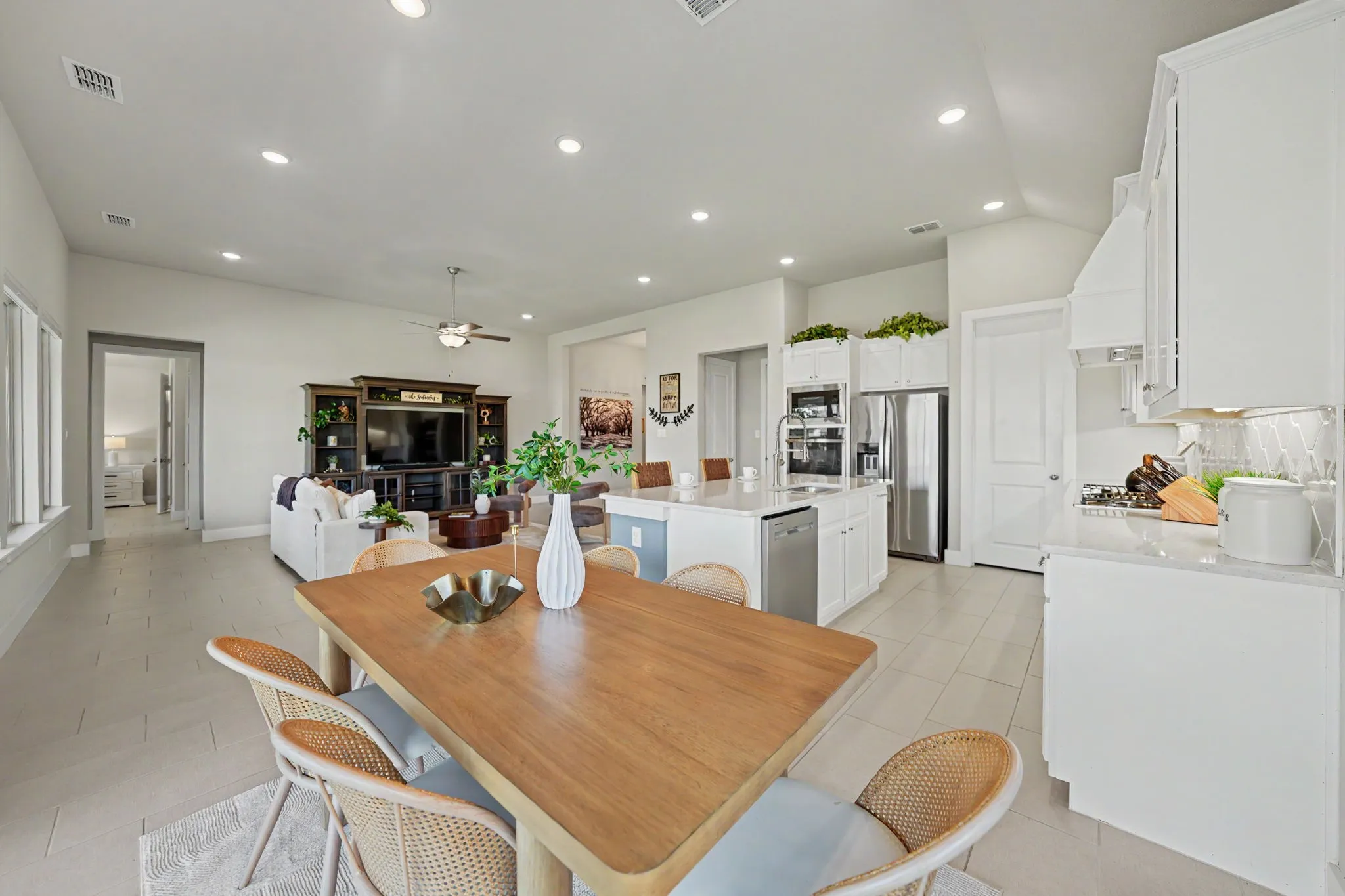 Single Family Residence For Sale in Denton County , 1213 Whitewing Dove Drive, Little Elm, Texas 75068, 3 Bedroom, 2 Bathroom, 2 Garage spaces, 2,120 Sqft, built in 2021, mls#21393504, Real Estate Agent in Little Elm, Homes For Sale in Denton county, Homes For Sale in Little Elm, Realtor in Little Elm Texas, Real Estate Brokerage Independent Realty Texas, Luminita Cordes Realtor