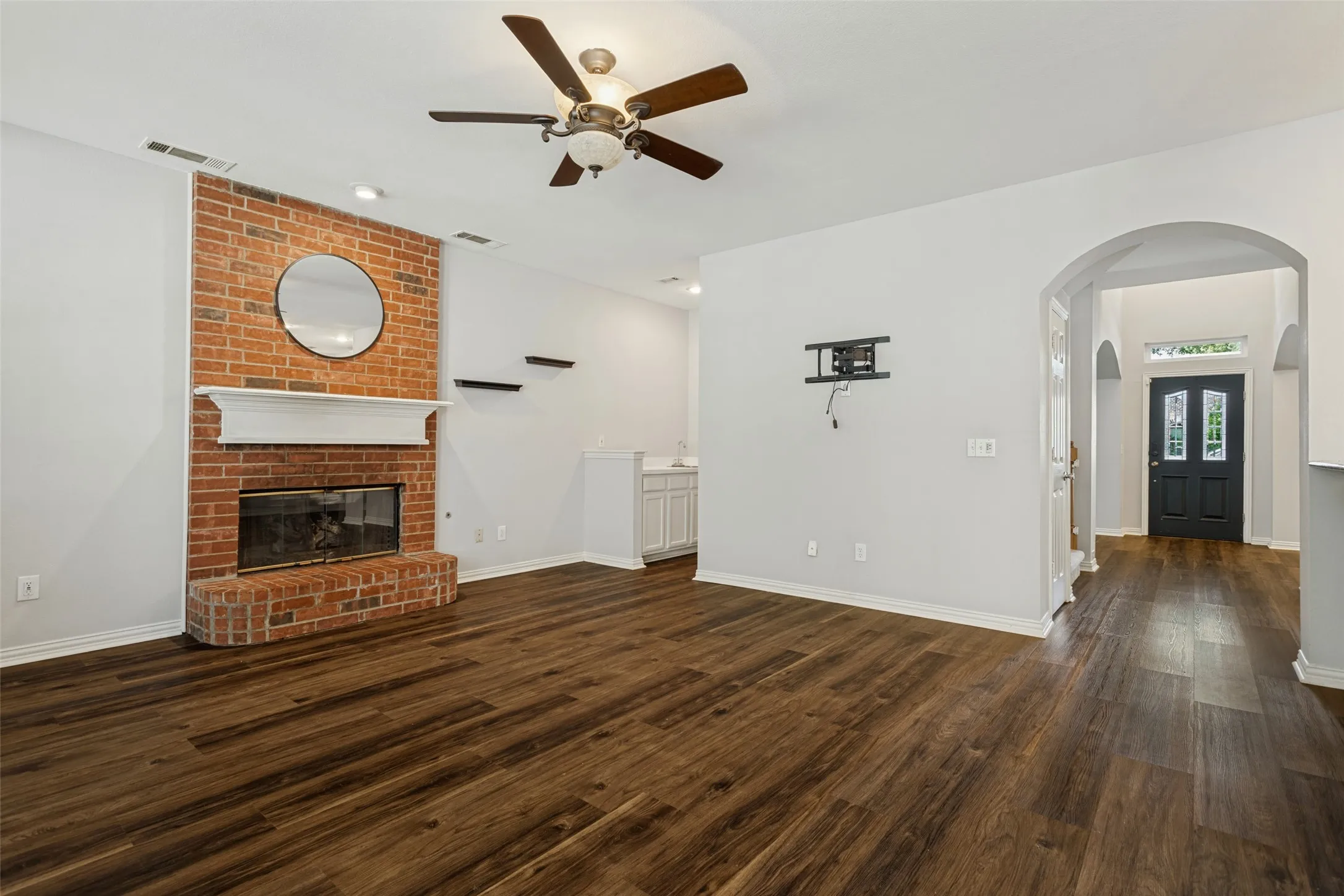 Single Family Residence For Sale in Collin County , 1116 Shadetree Lane, Allen, Texas 75013, 4 Bedroom, 4 Bathroom, 2 Garage spaces, 3,167 Sqft, built in 1993, mls#21386375, Real Estate Agent in Allen, Homes For Sale in Collin county, Homes For Sale in Allen, Realtor in Allen Texas, Real Estate Brokerage Independent Realty Texas, Luminita Cordes Realtor
