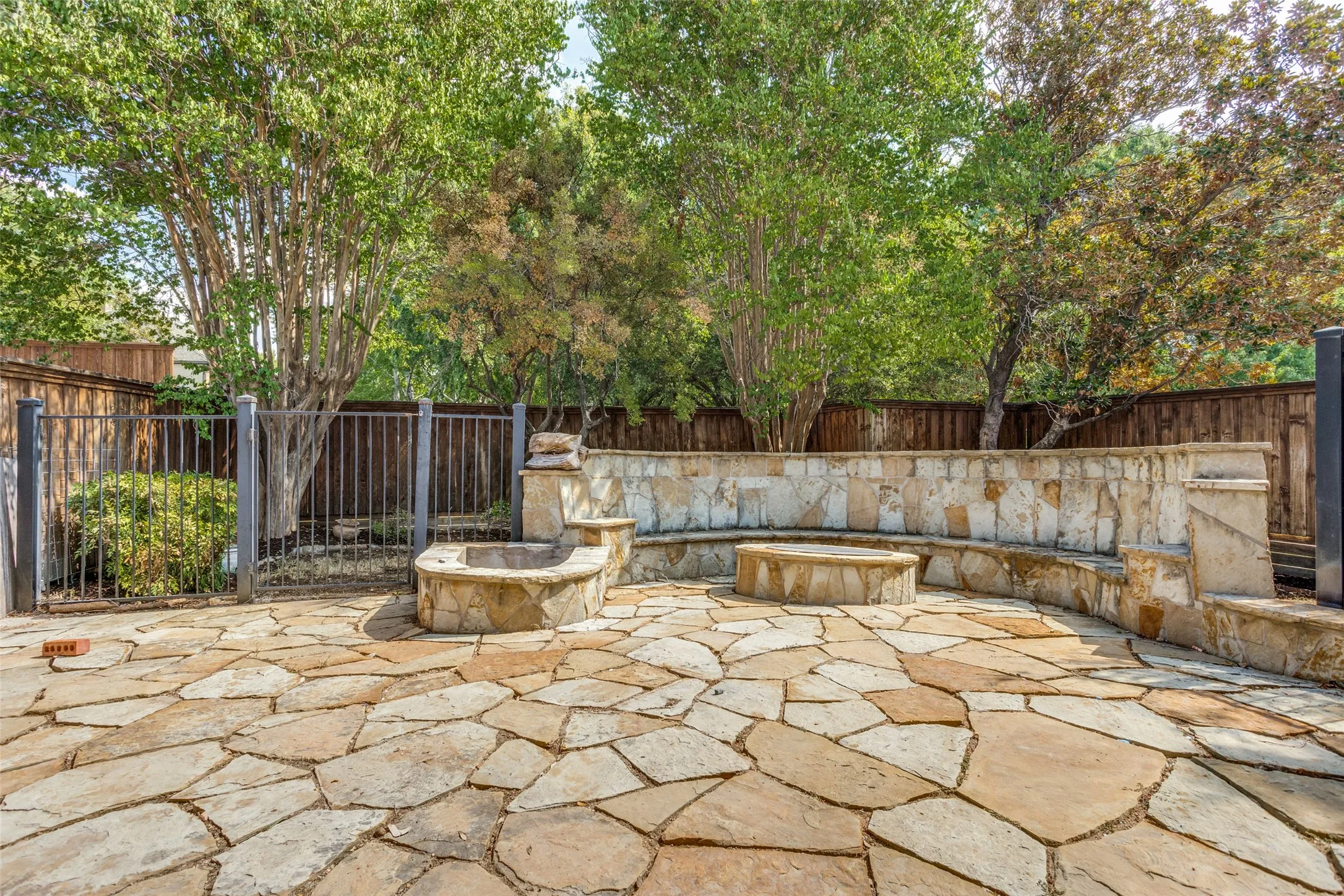 Single Family Residence For Sale in Collin County , 1116 Shadetree Lane, Allen, Texas 75013, 4 Bedroom, 4 Bathroom, 2 Garage spaces, 3,167 Sqft, built in 1993, mls#21386375, Real Estate Agent in Allen, Homes For Sale in Collin county, Homes For Sale in Allen, Realtor in Allen Texas, Real Estate Brokerage Independent Realty Texas, Luminita Cordes Realtor