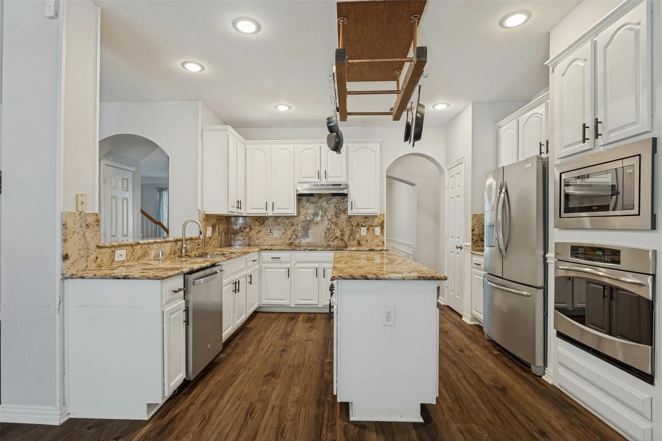 Single Family Residence For Sale in Collin County , 1116 Shadetree Lane, Allen, Texas 75013, 4 Bedroom, 4 Bathroom, 2 Garage spaces, 3,167 Sqft, built in 1993, mls#21386375, Real Estate Agent in Allen, Homes For Sale in Collin county, Homes For Sale in Allen, Realtor in Allen Texas, Real Estate Brokerage Independent Realty Texas, Luminita Cordes Realtor
