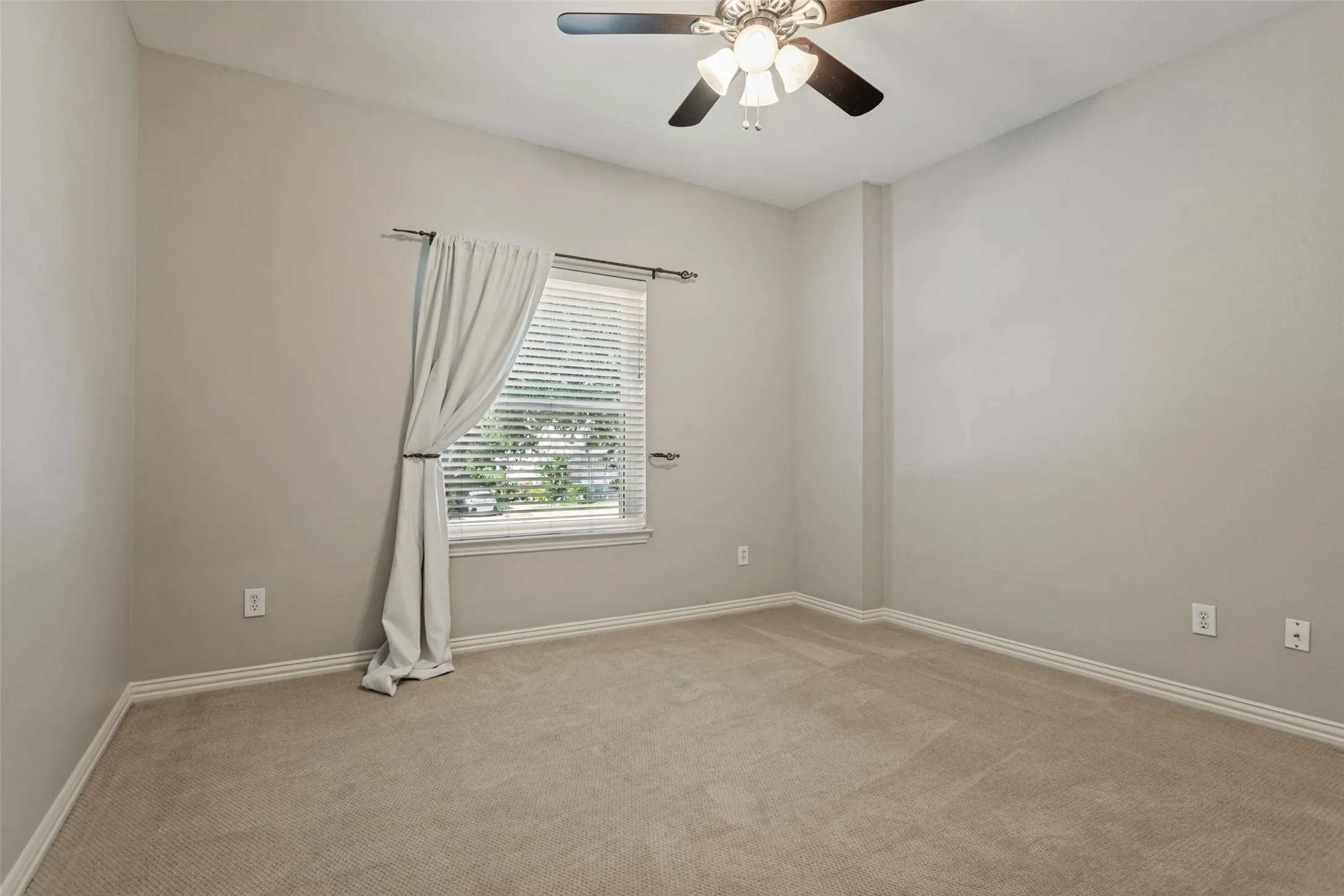 Single Family Residence For Sale in Collin County , 1116 Shadetree Lane, Allen, Texas 75013, 4 Bedroom, 4 Bathroom, 2 Garage spaces, 3,167 Sqft, built in 1993, mls#21386375, Real Estate Agent in Allen, Homes For Sale in Collin county, Homes For Sale in Allen, Realtor in Allen Texas, Real Estate Brokerage Independent Realty Texas, Luminita Cordes Realtor