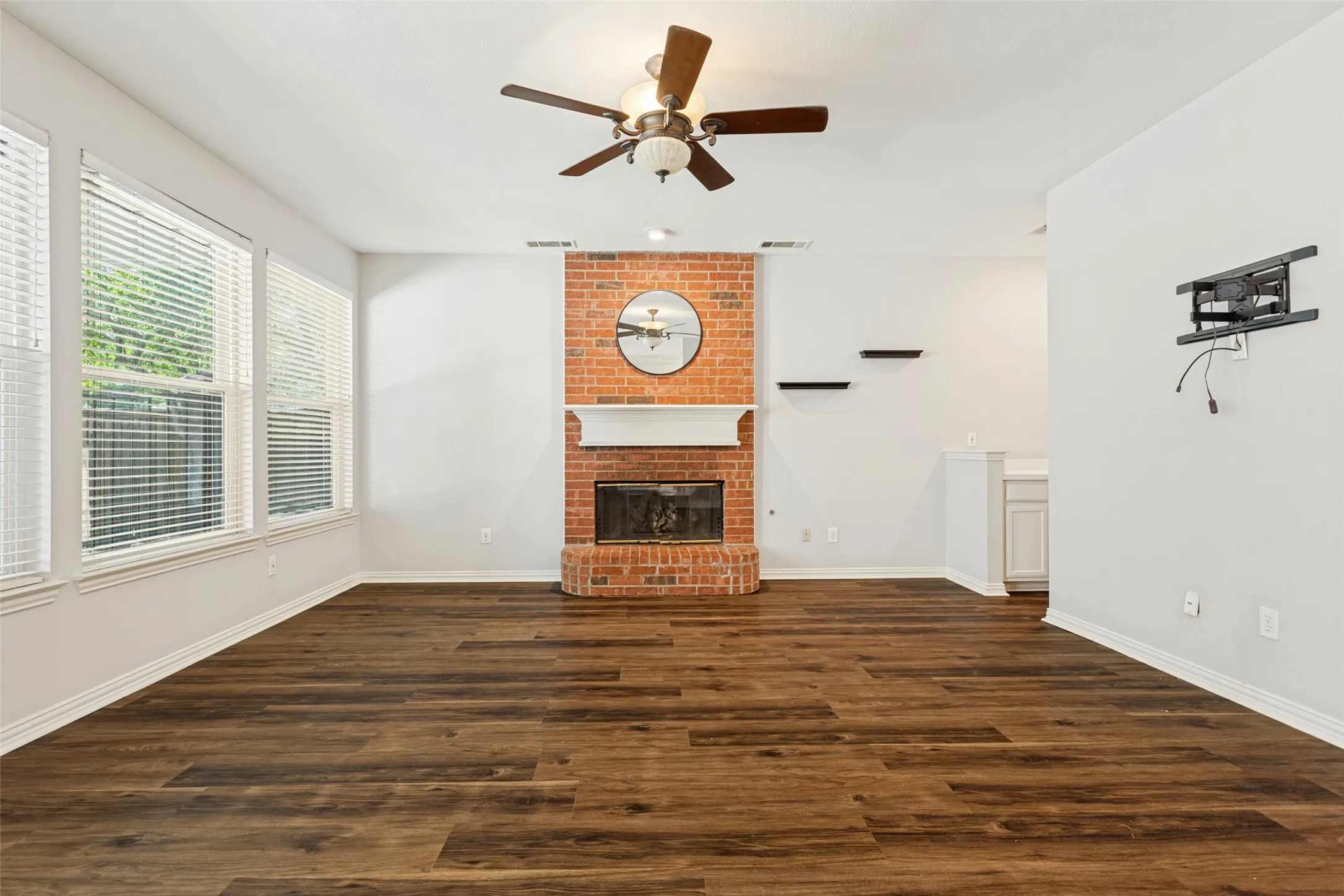 Single Family Residence For Sale in Collin County , 1116 Shadetree Lane, Allen, Texas 75013, 4 Bedroom, 4 Bathroom, 2 Garage spaces, 3,167 Sqft, built in 1993, mls#21386375, Real Estate Agent in Allen, Homes For Sale in Collin county, Homes For Sale in Allen, Realtor in Allen Texas, Real Estate Brokerage Independent Realty Texas, Luminita Cordes Realtor