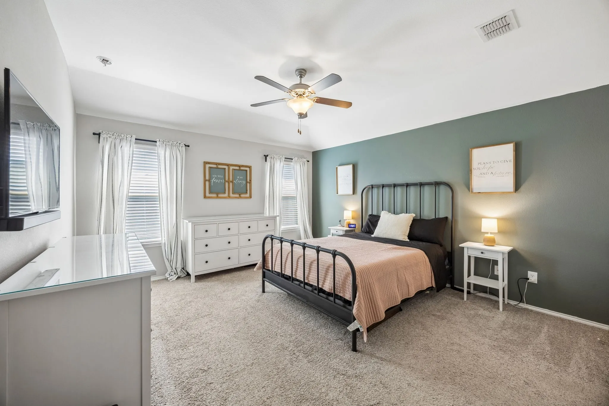Single Family Residence For Sale in Denton County , 14632 Basketweaver Lane, Fort Worth, Texas 76052, 4 Bedroom, 2 Bathroom, 2 Garage spaces, 1,820 Sqft, built in 2018, mls#21386003, Real Estate Agent in Fort Worth, Homes For Sale in Denton county, Homes For Sale in Fort Worth, Realtor in Fort Worth Texas, Real Estate Brokerage Independent Realty Texas, Luminita Cordes Realtor