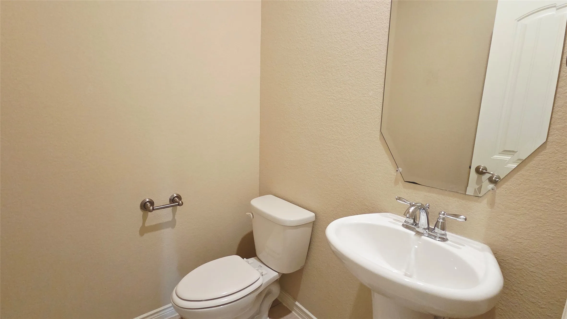 Single Family Residence For Rent in Hunt County , 3220 Sunny Hill Way, Royse City, Texas 75189, 4 Bedroom, 4 Bathroom, 2 Garage spaces, 2,703 Sqft, built in 2017, mls#21392747, Real Estate Agent in Royse City, Homes For Rent in Hunt county, Homes For Rent in Royse City, Realtor in Royse City Texas, Real Estate Brokerage Independent Realty Texas, Luminita Cordes Realtor