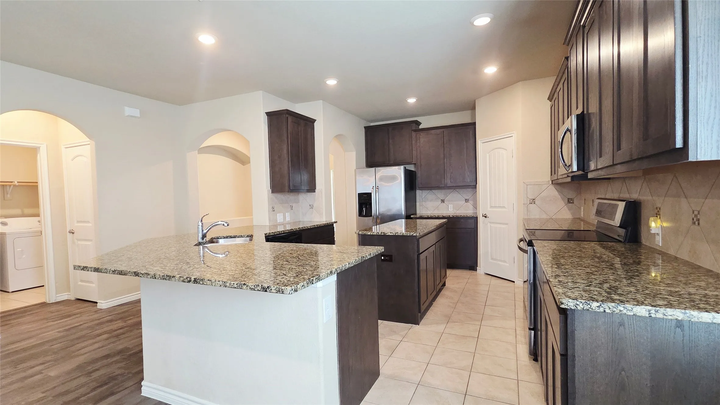 Single Family Residence For Rent in Hunt County , 3220 Sunny Hill Way, Royse City, Texas 75189, 4 Bedroom, 4 Bathroom, 2 Garage spaces, 2,703 Sqft, built in 2017, mls#21392747, Real Estate Agent in Royse City, Homes For Rent in Hunt county, Homes For Rent in Royse City, Realtor in Royse City Texas, Real Estate Brokerage Independent Realty Texas, Luminita Cordes Realtor
