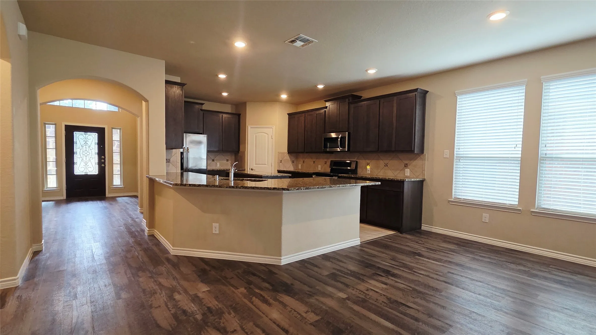 Single Family Residence For Rent in Hunt County , 3220 Sunny Hill Way, Royse City, Texas 75189, 4 Bedroom, 4 Bathroom, 2 Garage spaces, 2,703 Sqft, built in 2017, mls#21392747, Real Estate Agent in Royse City, Homes For Rent in Hunt county, Homes For Rent in Royse City, Realtor in Royse City Texas, Real Estate Brokerage Independent Realty Texas, Luminita Cordes Realtor