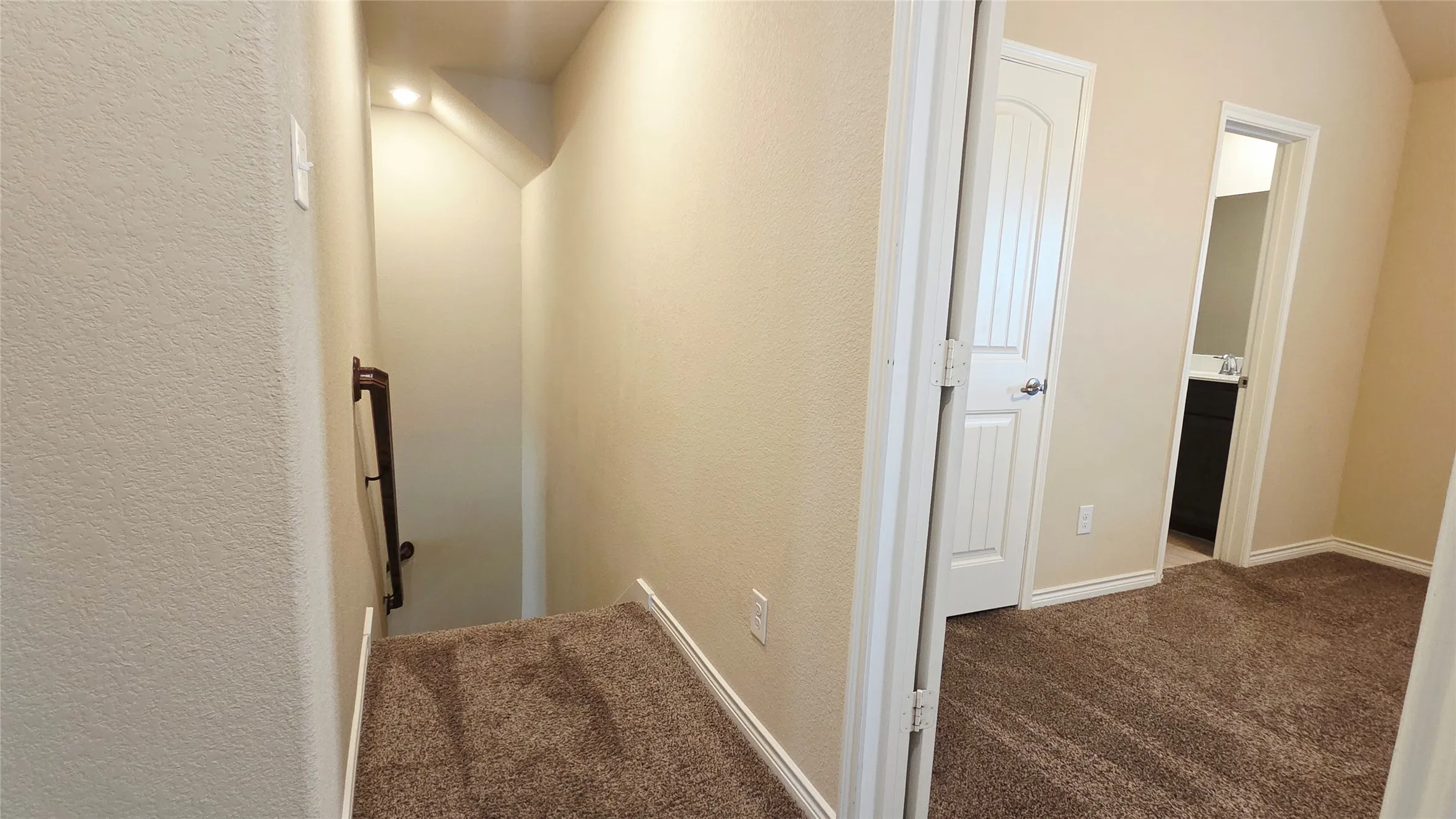 Single Family Residence For Rent in Hunt County , 3220 Sunny Hill Way, Royse City, Texas 75189, 4 Bedroom, 4 Bathroom, 2 Garage spaces, 2,703 Sqft, built in 2017, mls#21392747, Real Estate Agent in Royse City, Homes For Rent in Hunt county, Homes For Rent in Royse City, Realtor in Royse City Texas, Real Estate Brokerage Independent Realty Texas, Luminita Cordes Realtor